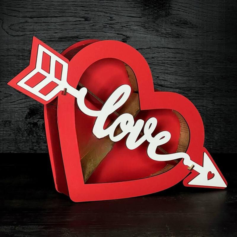 Коробка у формі серця з прозорою кришкою та перегородками "Love", червоний 22х20х5см