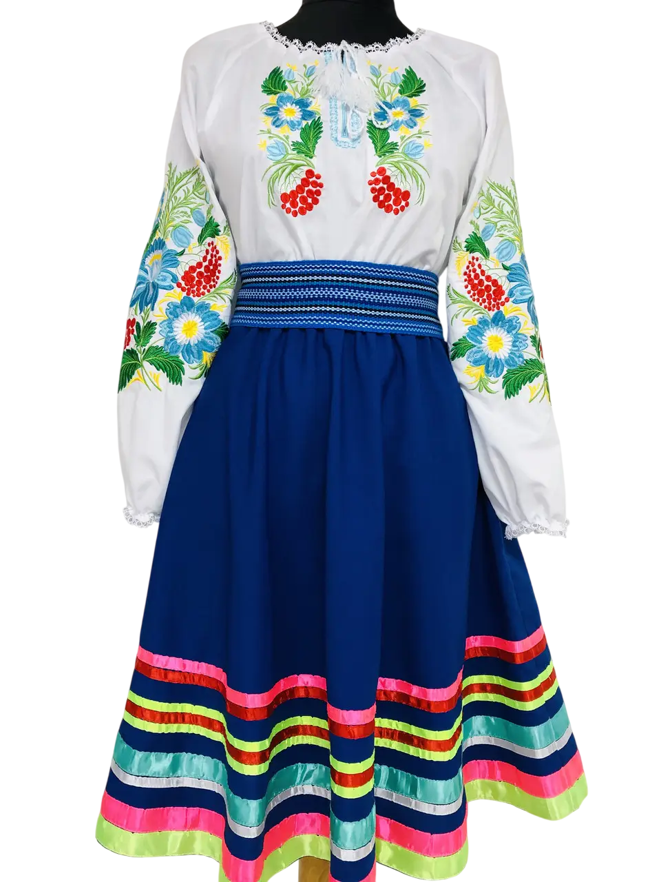 Жіночий костюм в українському стилі сорочка і спідниця та корсет