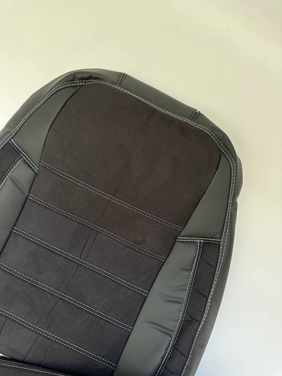 Volkswagen Jetta 6 під задній підлокітник