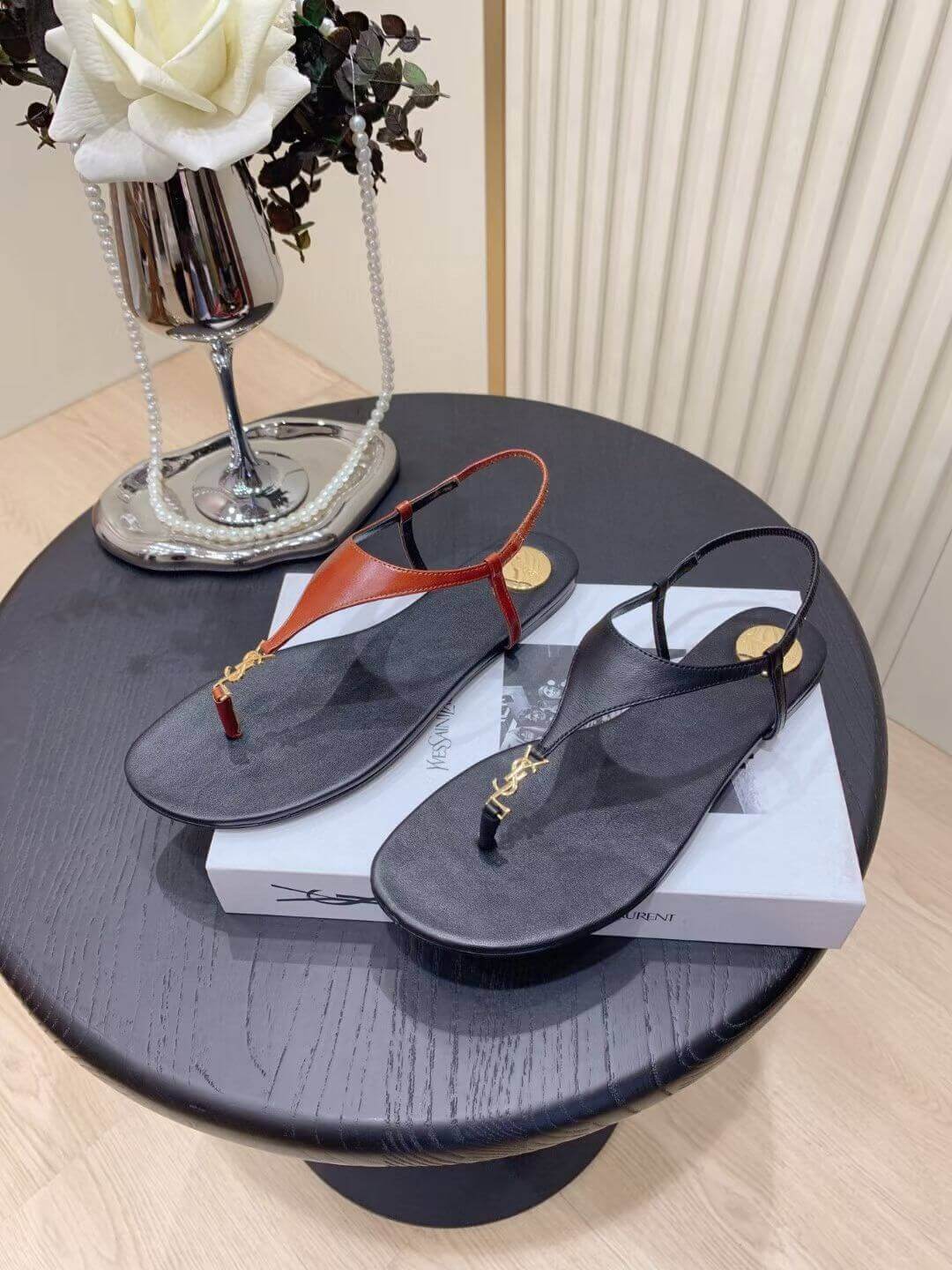 Yves Saint Laurent босоніжки