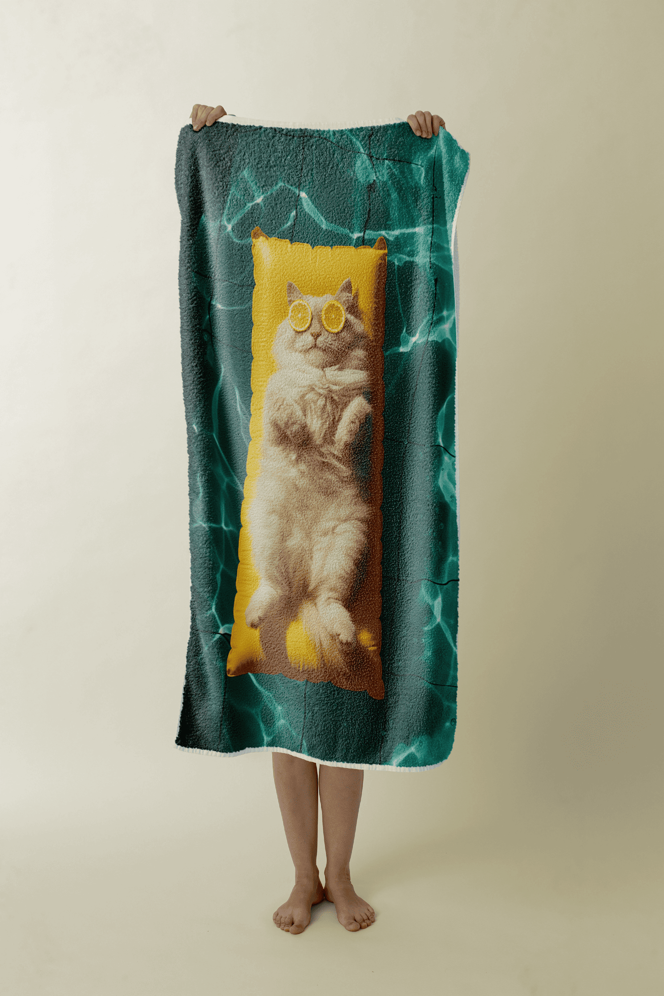 Рушник "Кіт в басейні"