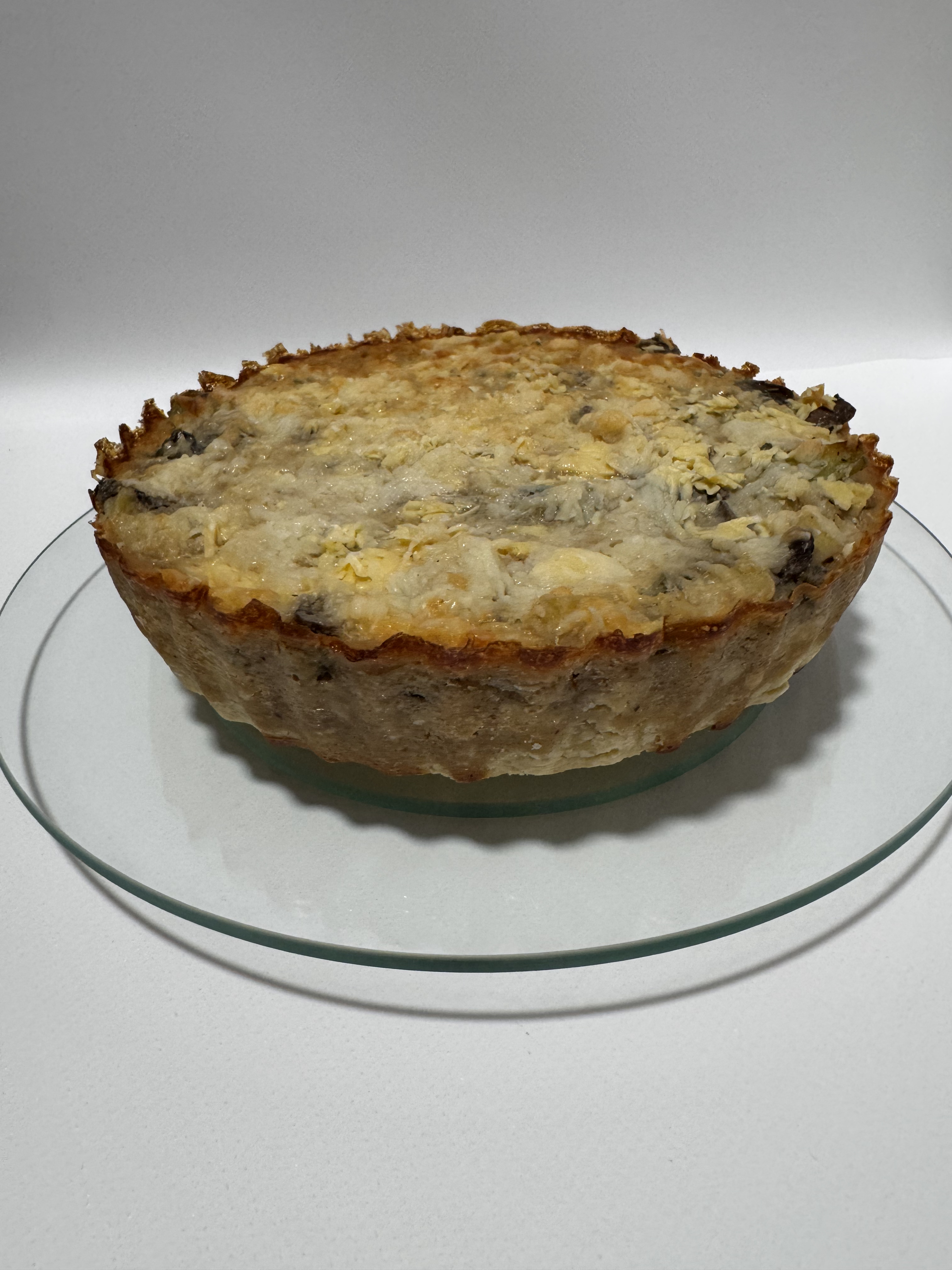 Веган кіш з грибами, картоплею, броколі та сиром