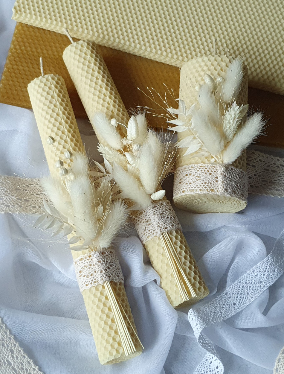 Сімейне вогнище вощина з сухоцвітом та мереживом