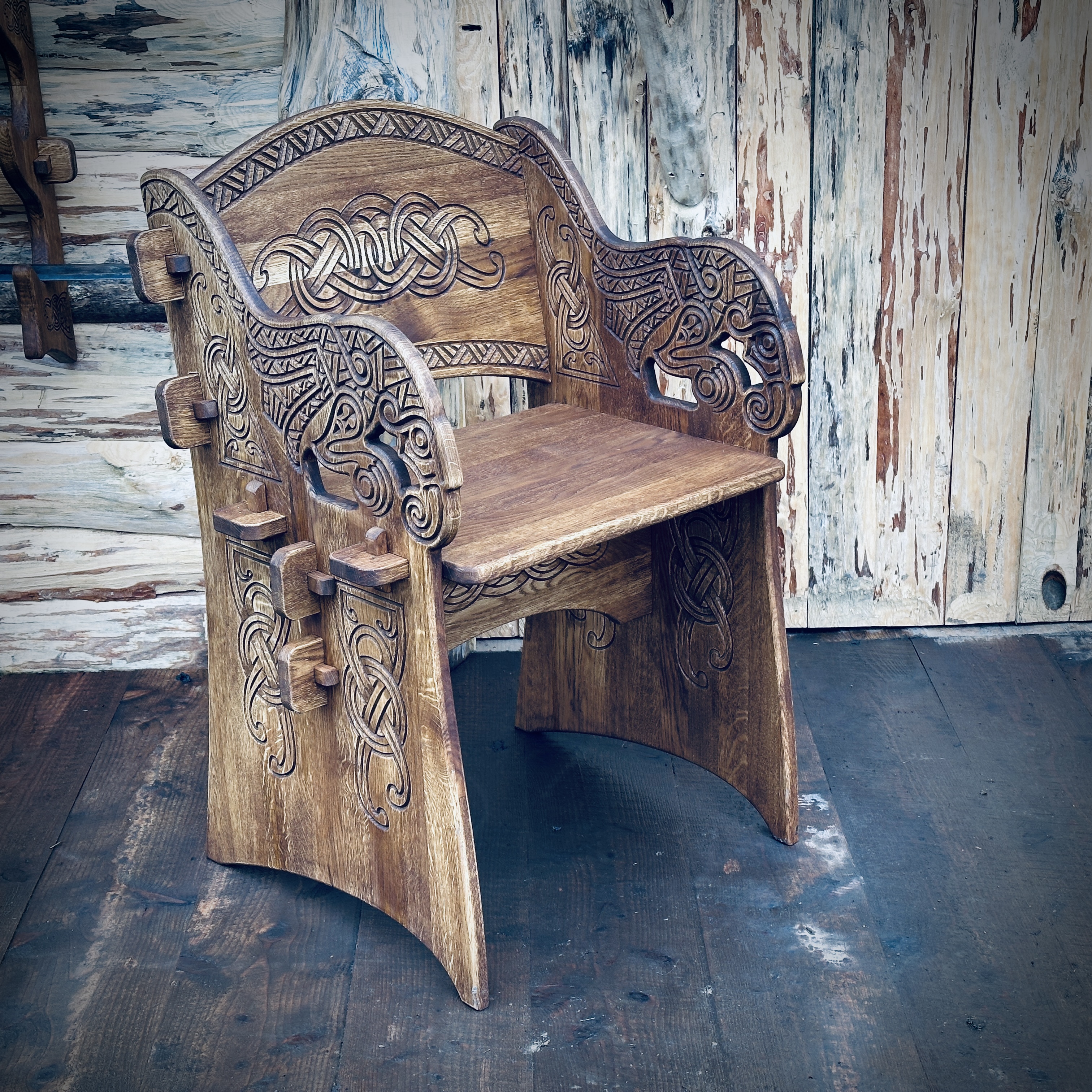 Стілець дубовий серія Круки