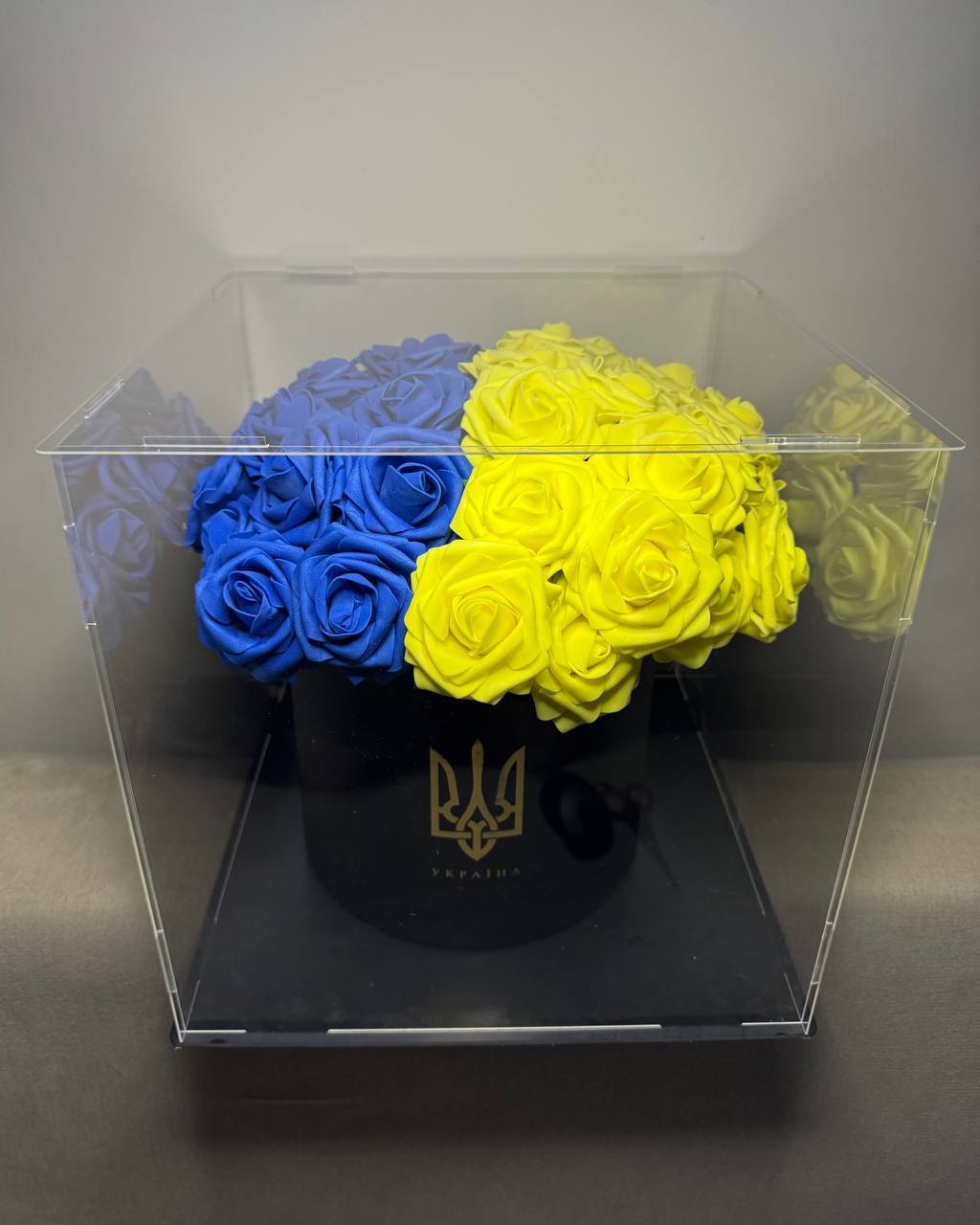 Готова композиція 🌹Троянди в кубі 30см