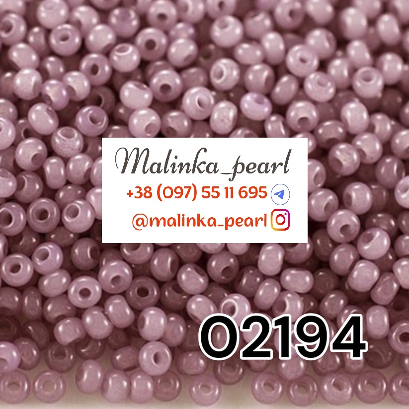 Бісер курна троянда, непрозорий,  алебастровий