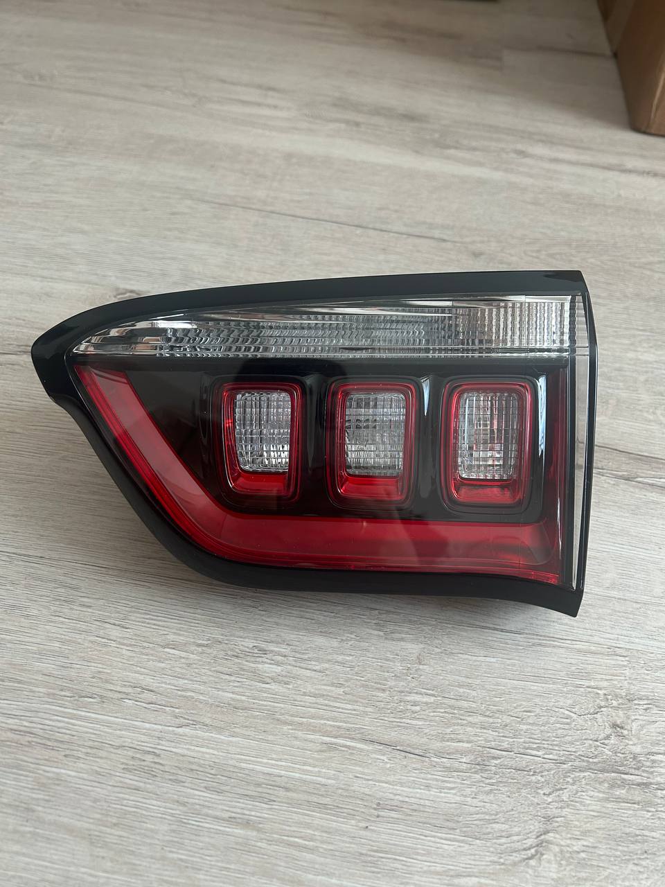 Jeep Compass 2 Права сторона Б/у оригінал (Пасажирська сторона в ляду)  2017 - 2024 роки