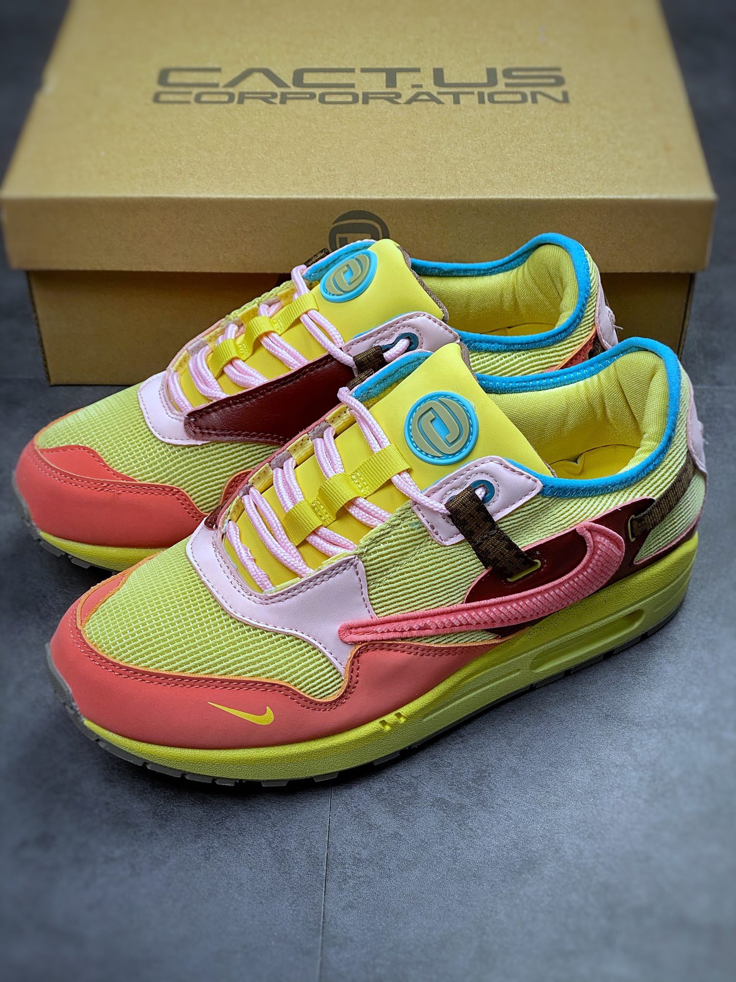 Travis Scoot x Nike Air Max 1 DO9392-300