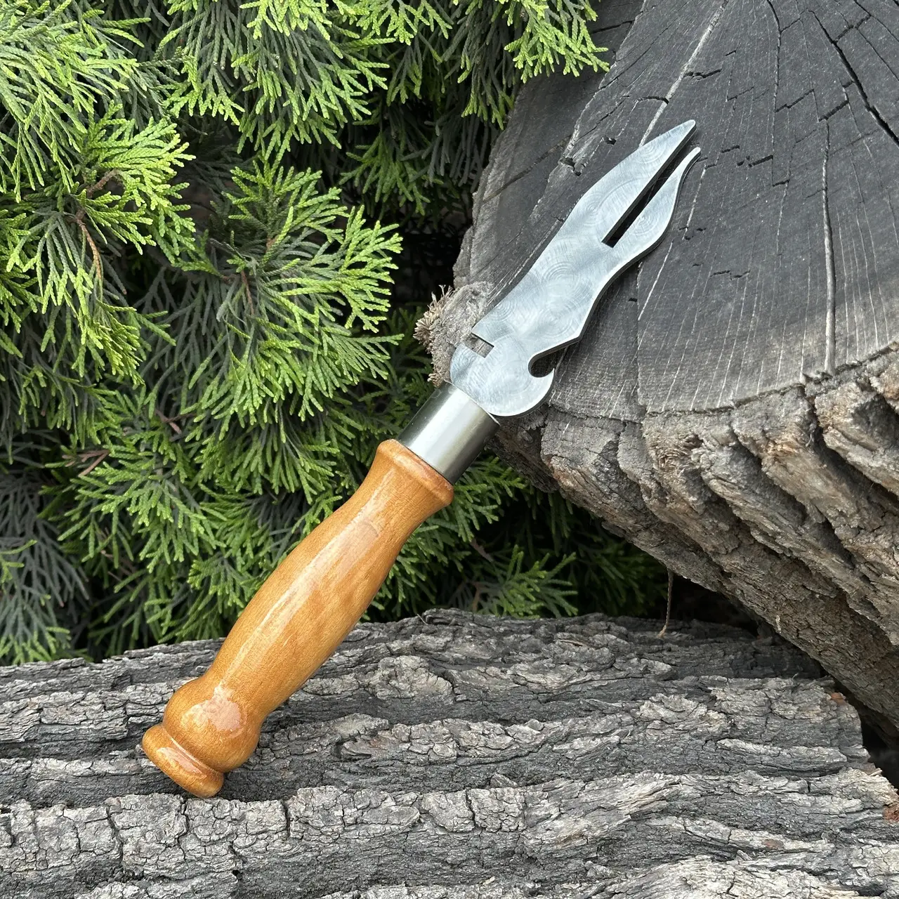 Вилка з дерев'яною ручкою для зняття м'яса 280х2мм світла