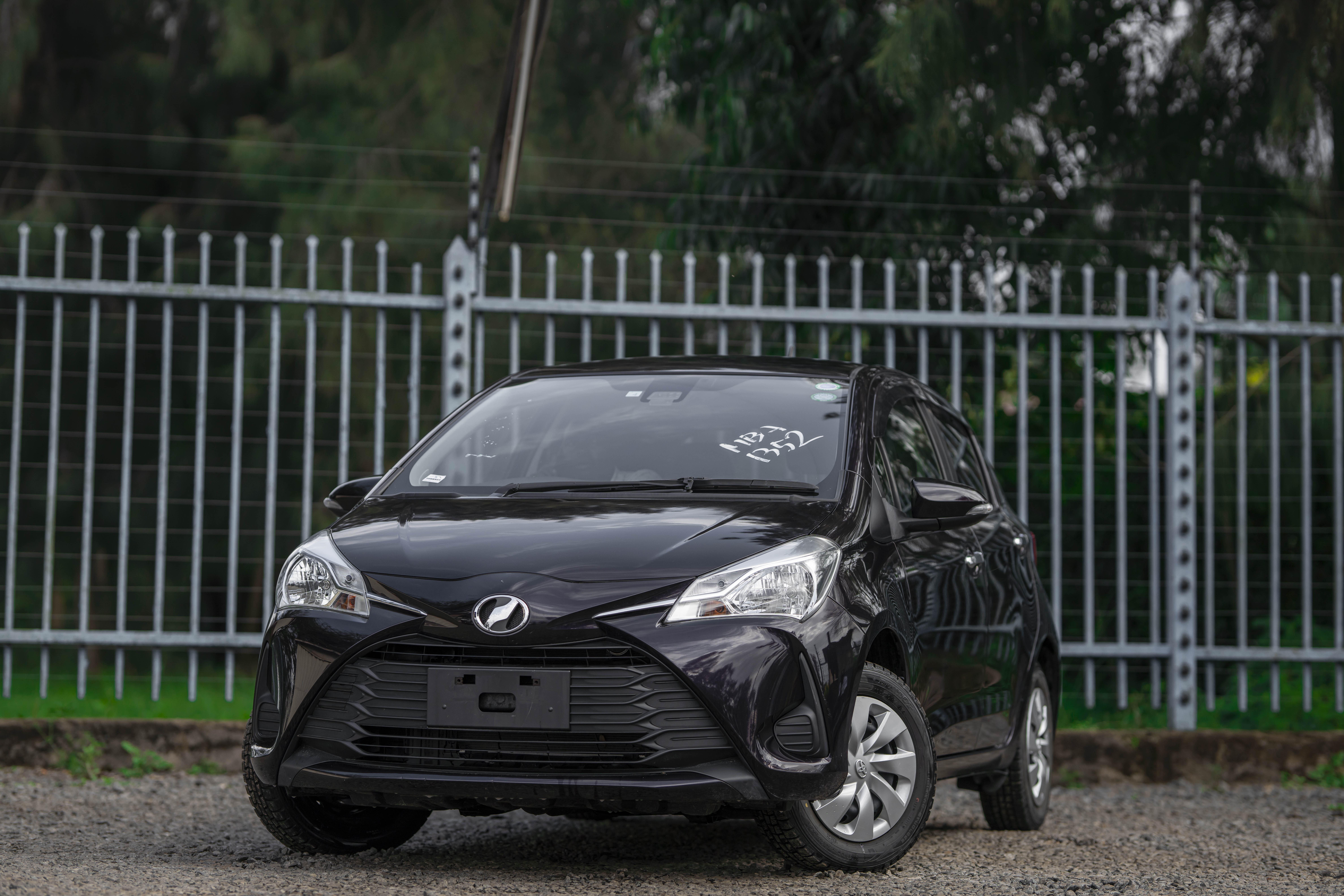 TOYOTA VITZ