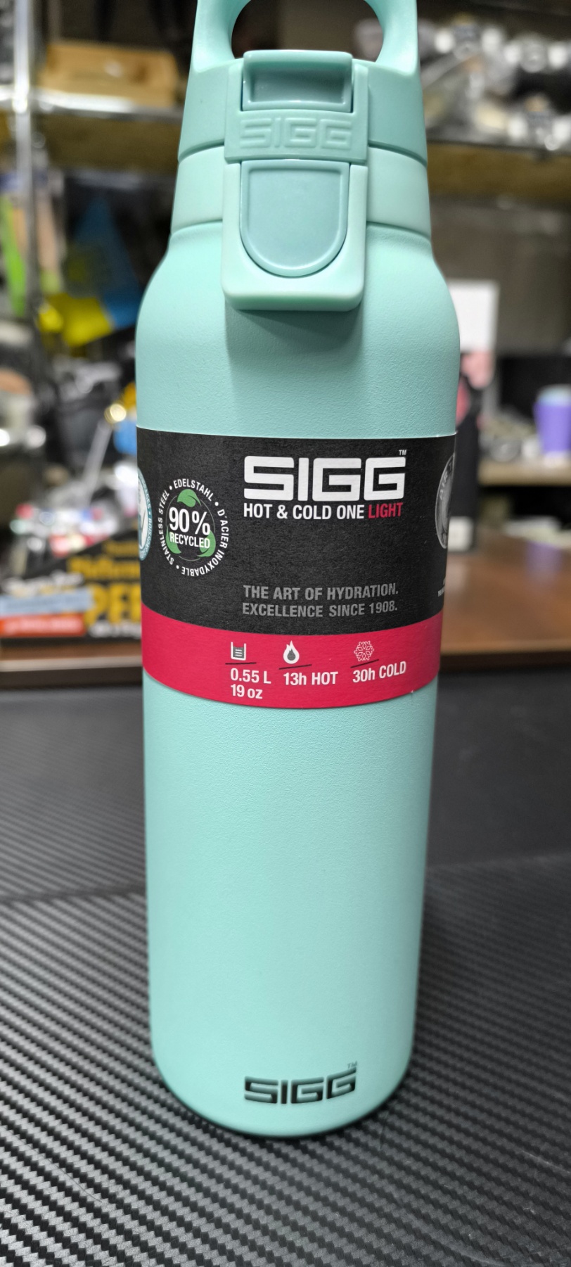 Термочашка SIGG Light Glacier 0,55 л