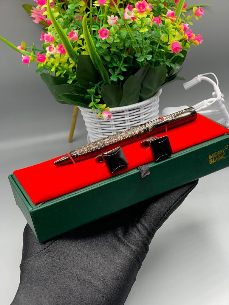 Cufflinks and pen set 