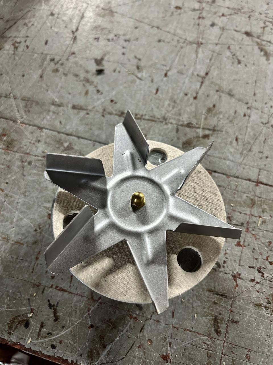 Silnik termoobiegu piekarnika Beko