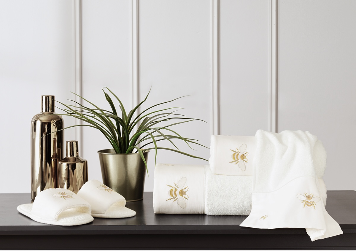 Банний комплект із двох рушників плюс капці Bees преміум бренду Tivolyo Home