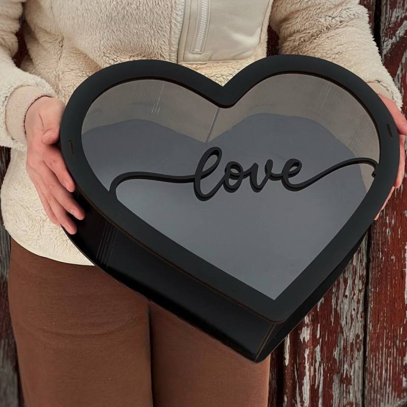 Бокс у формі серця "Love" з прозорою кришкою, чорний 35х30х8 см