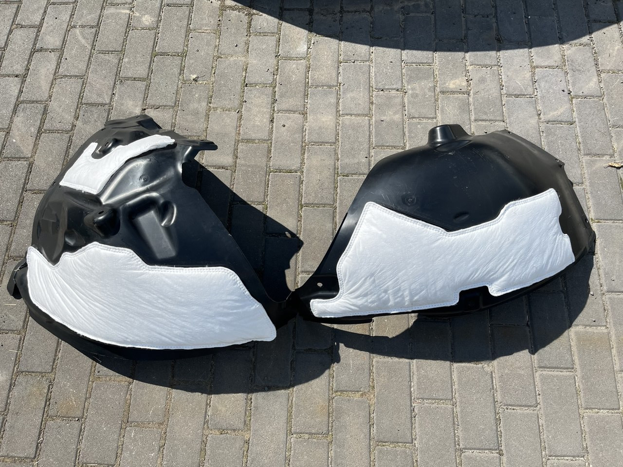 Підкрилок передній правий на Tesla МХ