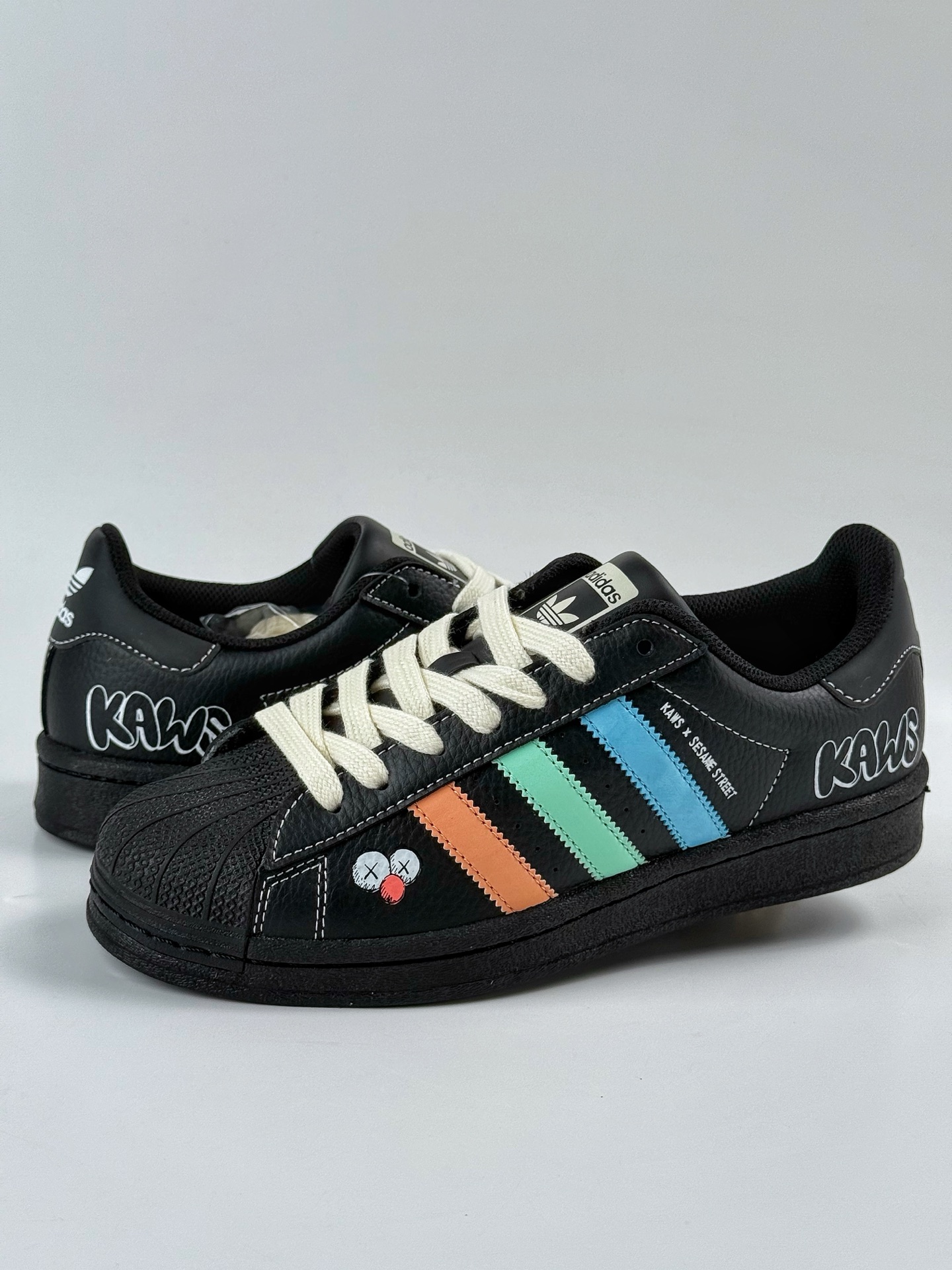 Adidas Originals Superstar x KAWS  BZ2533