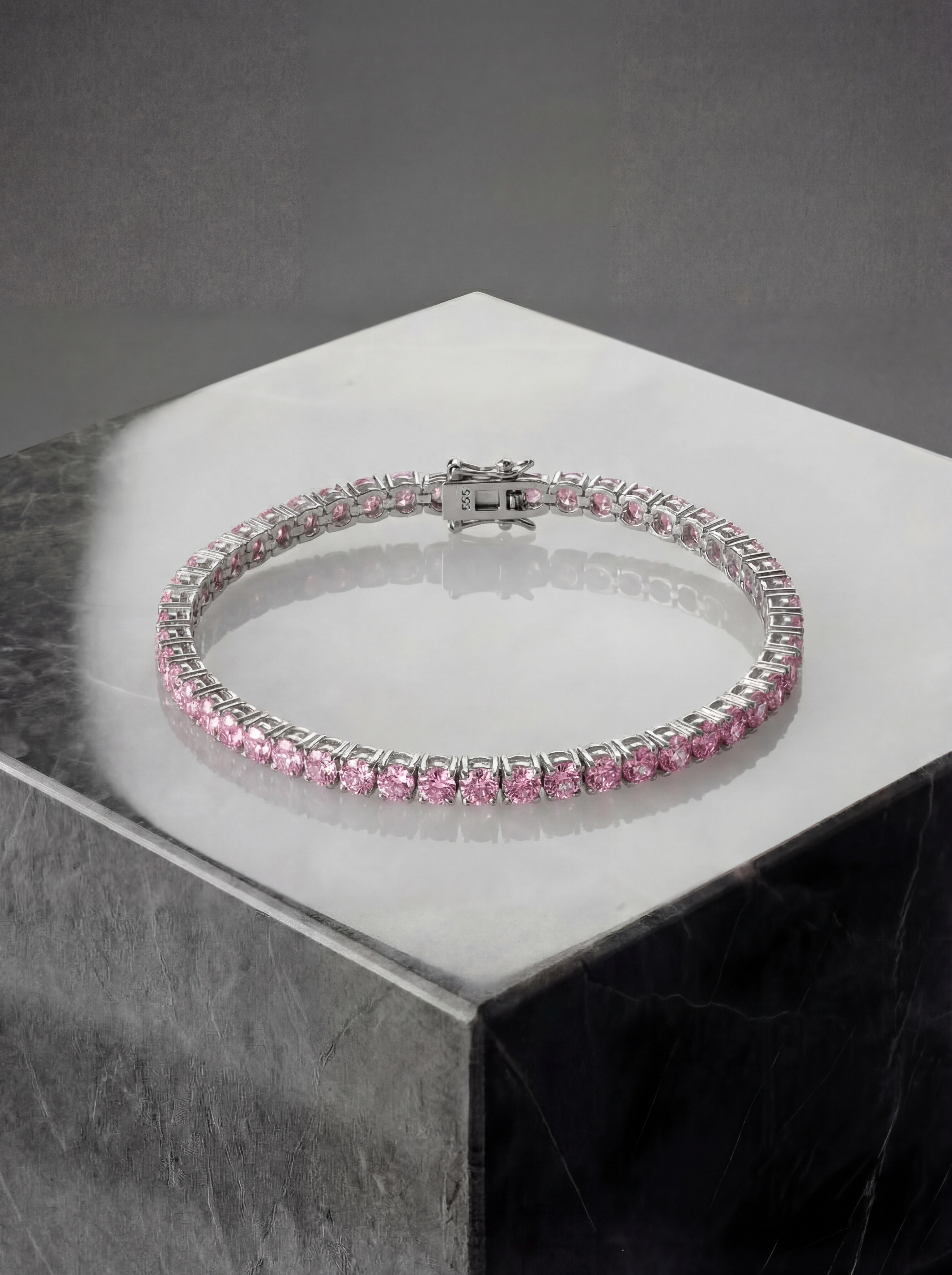 Тенісний браслет з рожевими фіанітами 3 мм