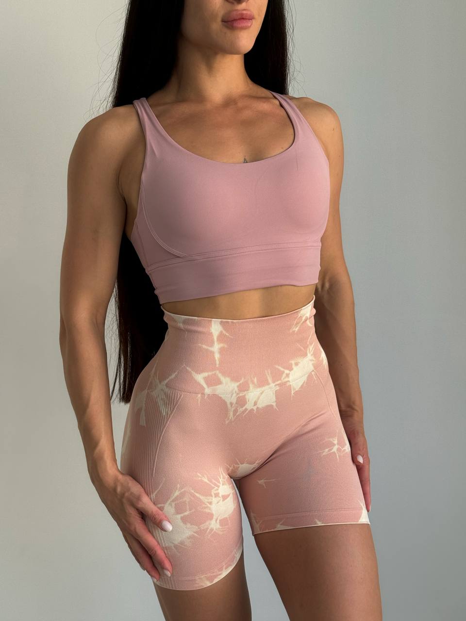 Топ для фітнесу в рожевому кольорі