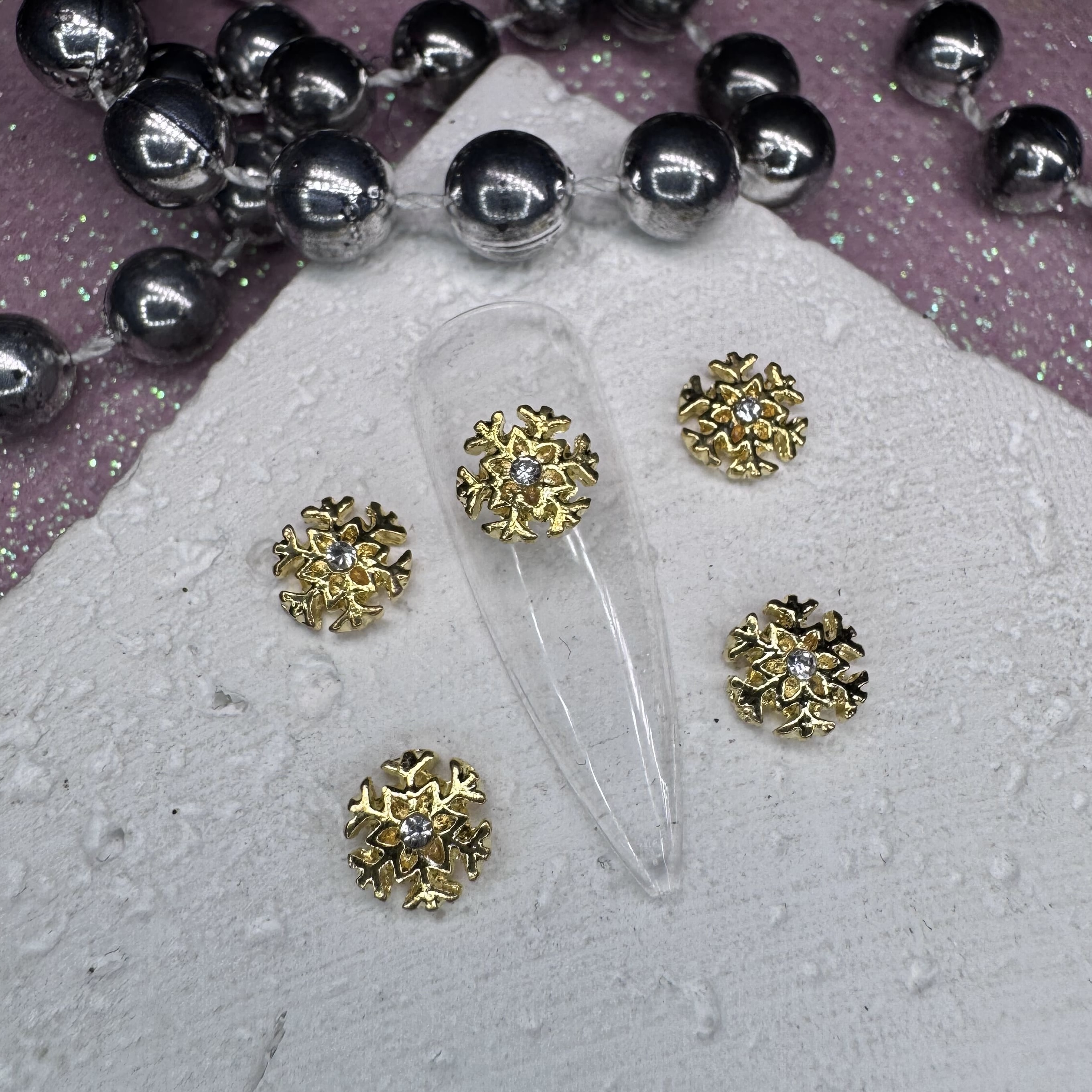 Фігурка для нігтів "Золота сніжинка"