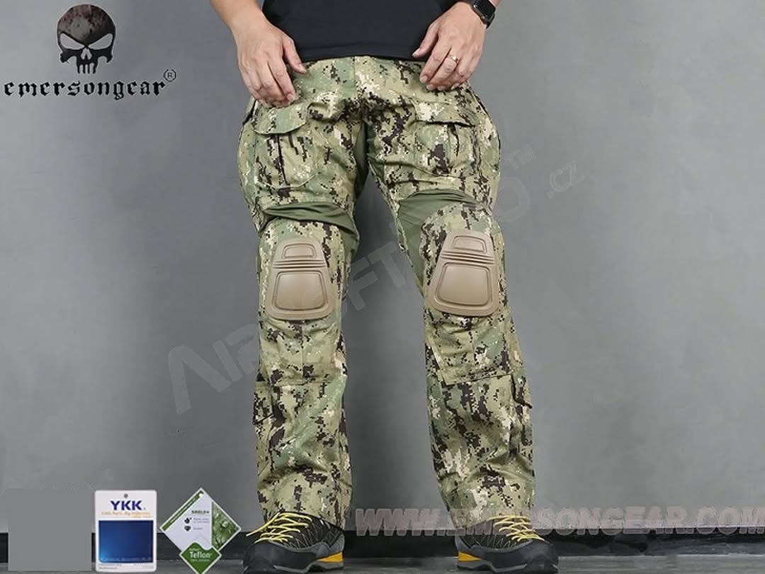 Тактичні штани зі знімними наколінниками "Combat Pants G3 AOR2" від бренду "Emerson Tactical Gear."