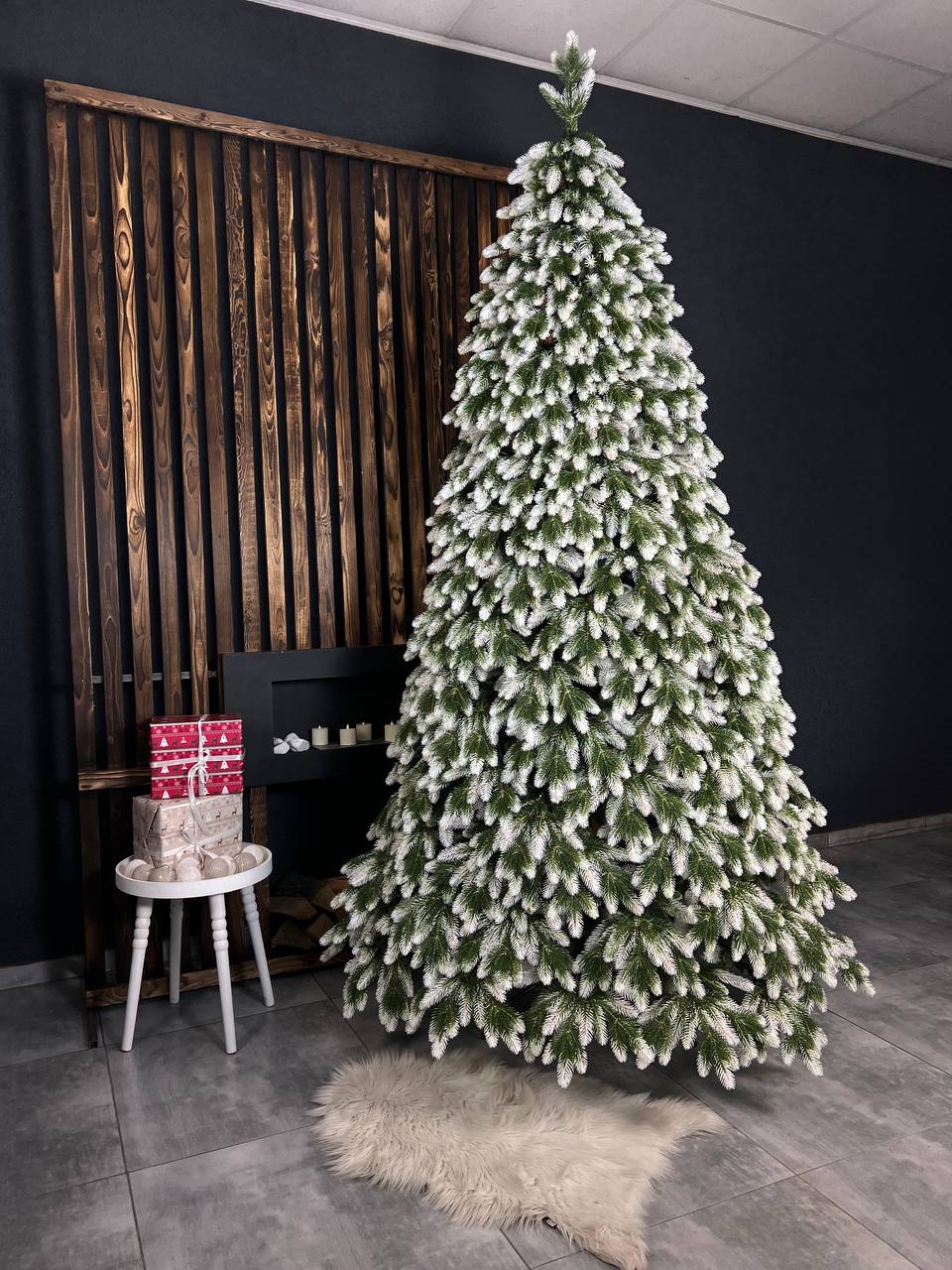Ялинка «Роял» із білими кінцями - 2.5 м. 🍈