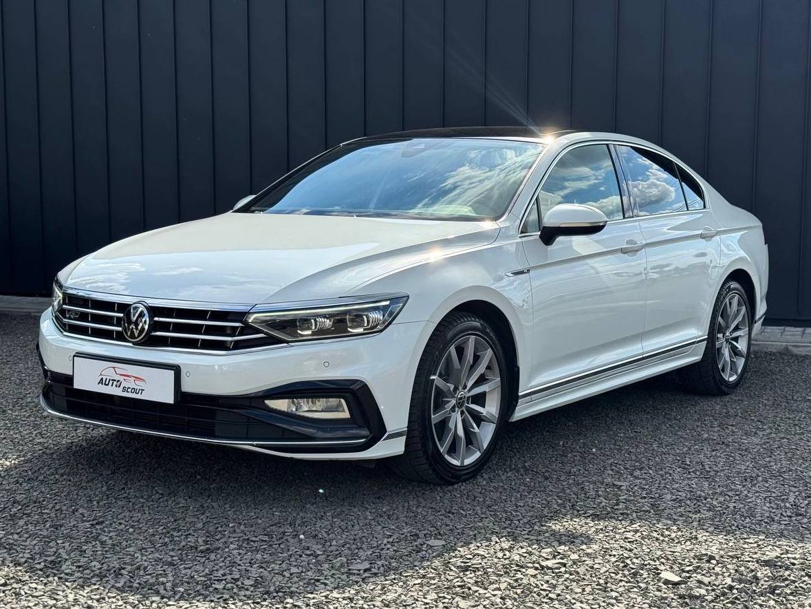 VW Passat R-line
