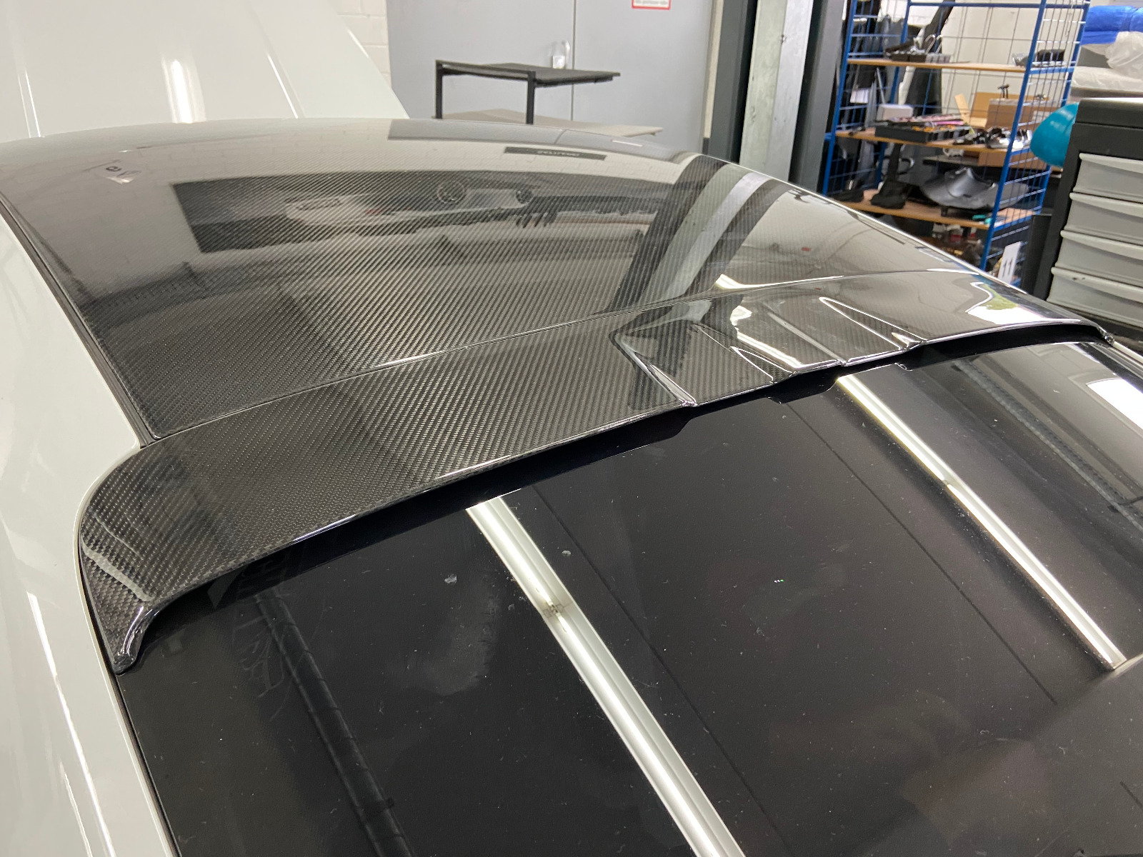 Porsche 911 (992) TECHART spoiler dachowy z włókna węglowego