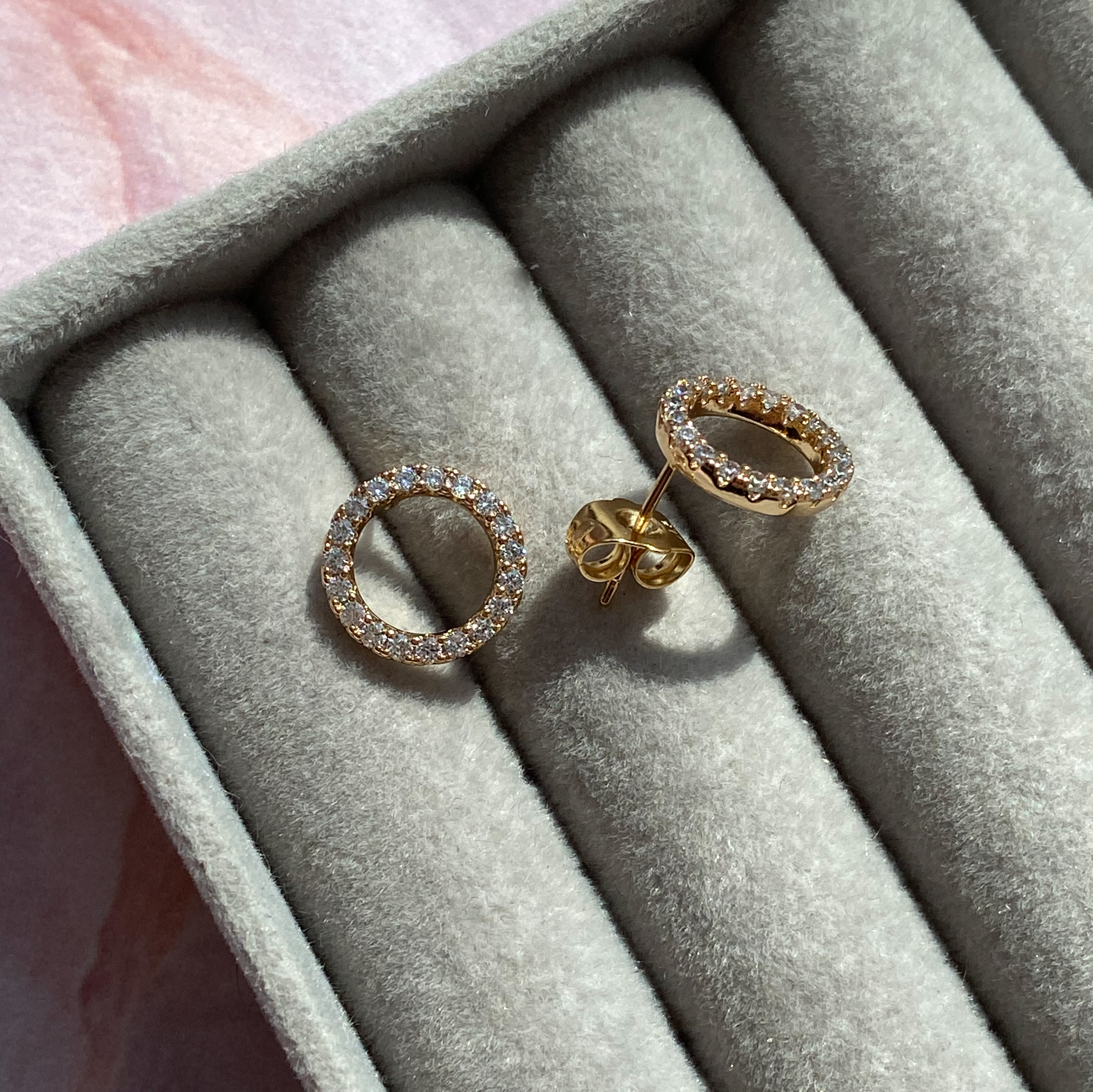 Сережки-пусети Коло