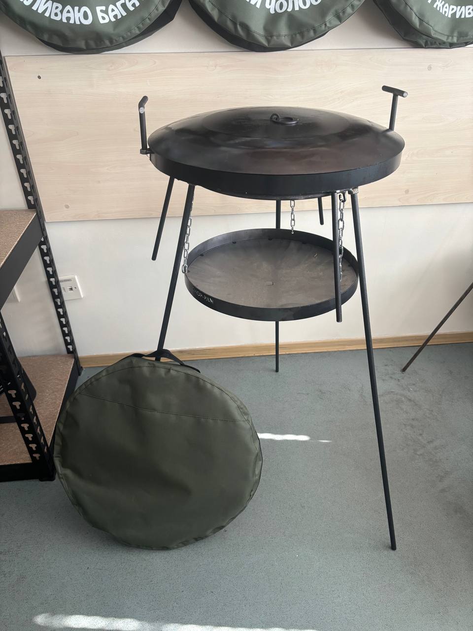 Сковорода Садж 50 см з підставкою для вогню на високих цільних ніжках з кришкою та чохлом