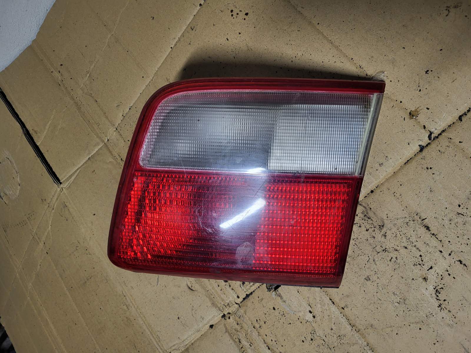 Задній правий фанарь Opel Omega B