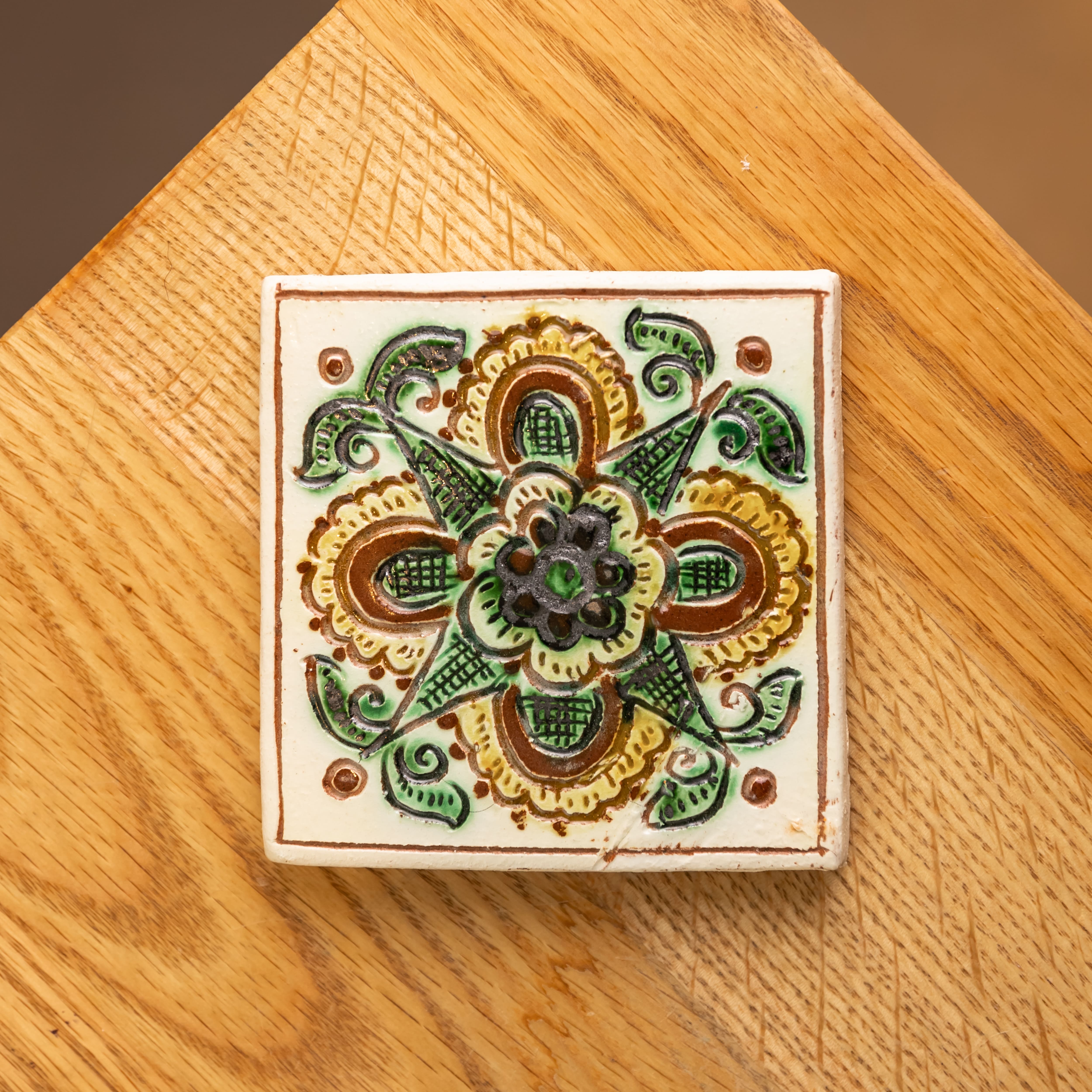 Плиточка для декору 