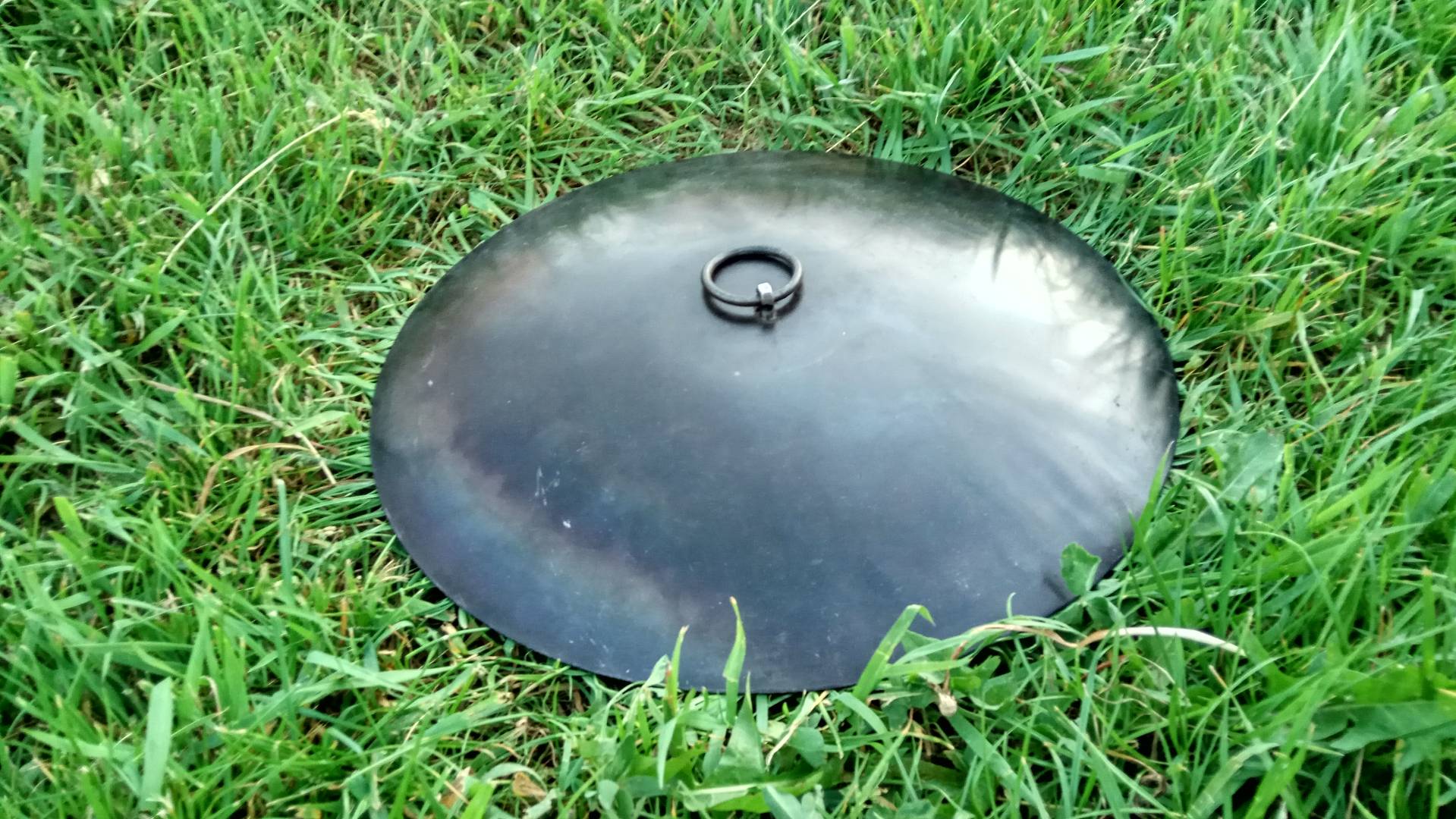 Кришка для сковороди з диска діаметром 40 см