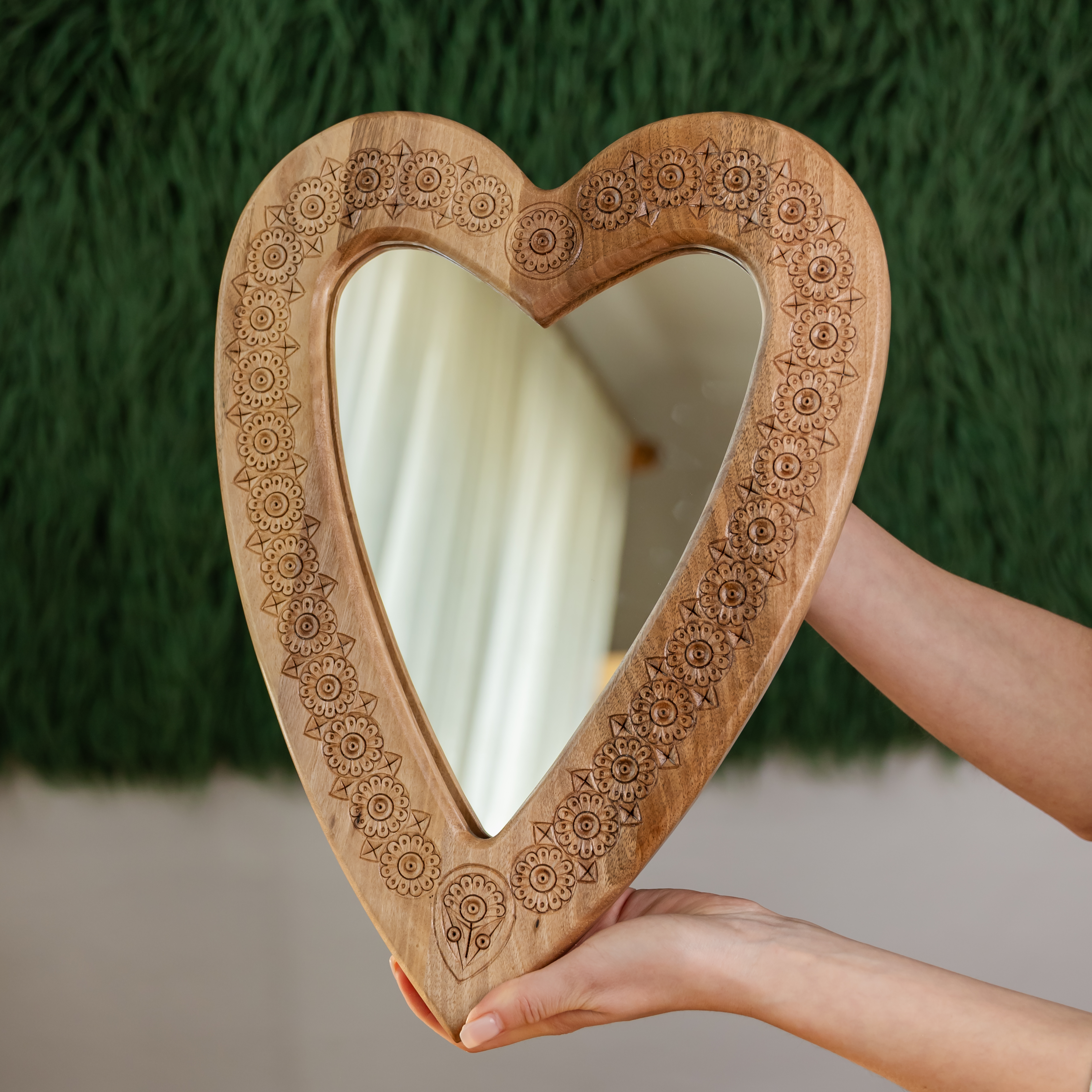 Дерев'яне дзеркало "Серце", 40*29,5 см