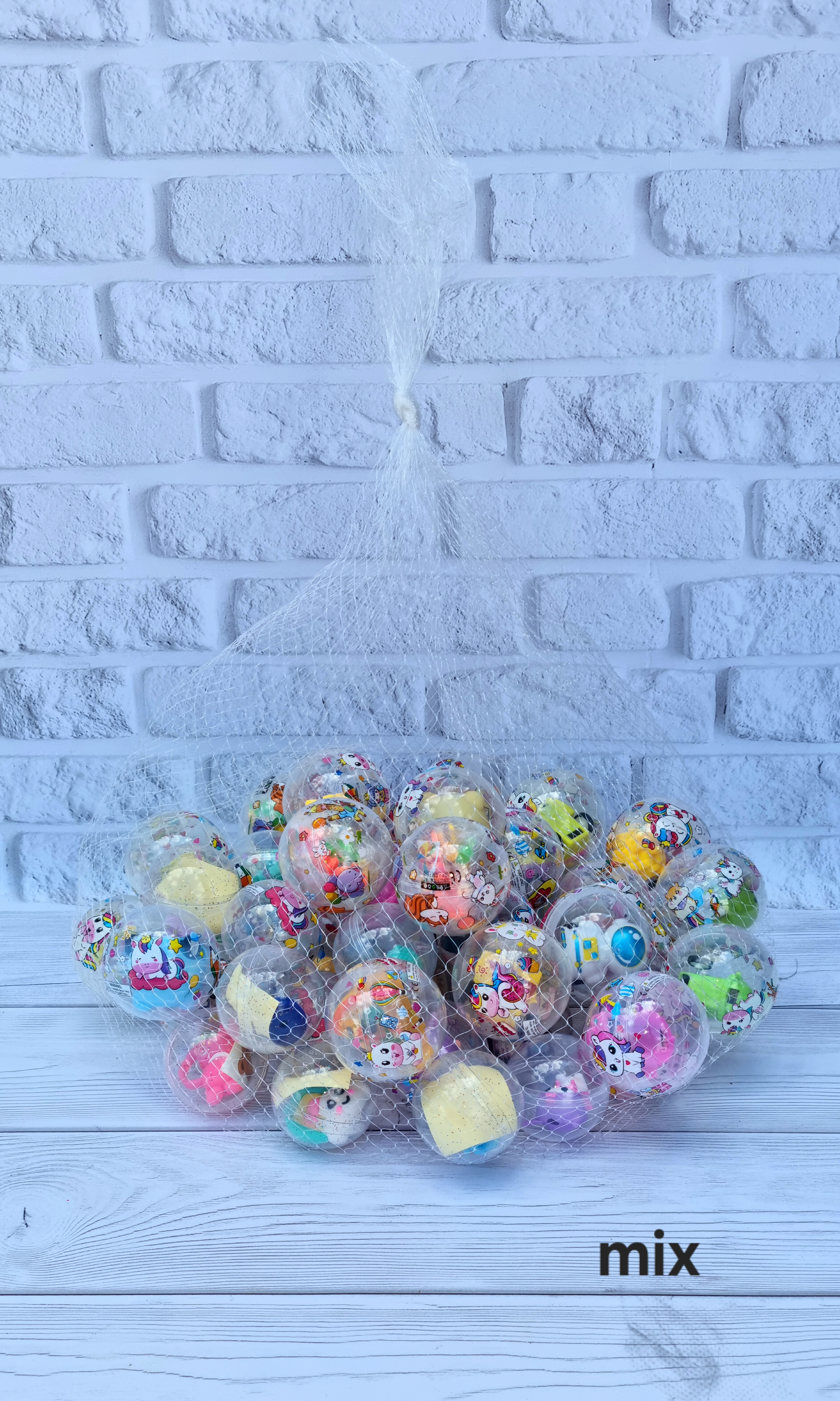 Капсульна іграшка 45-50 мм Мікс