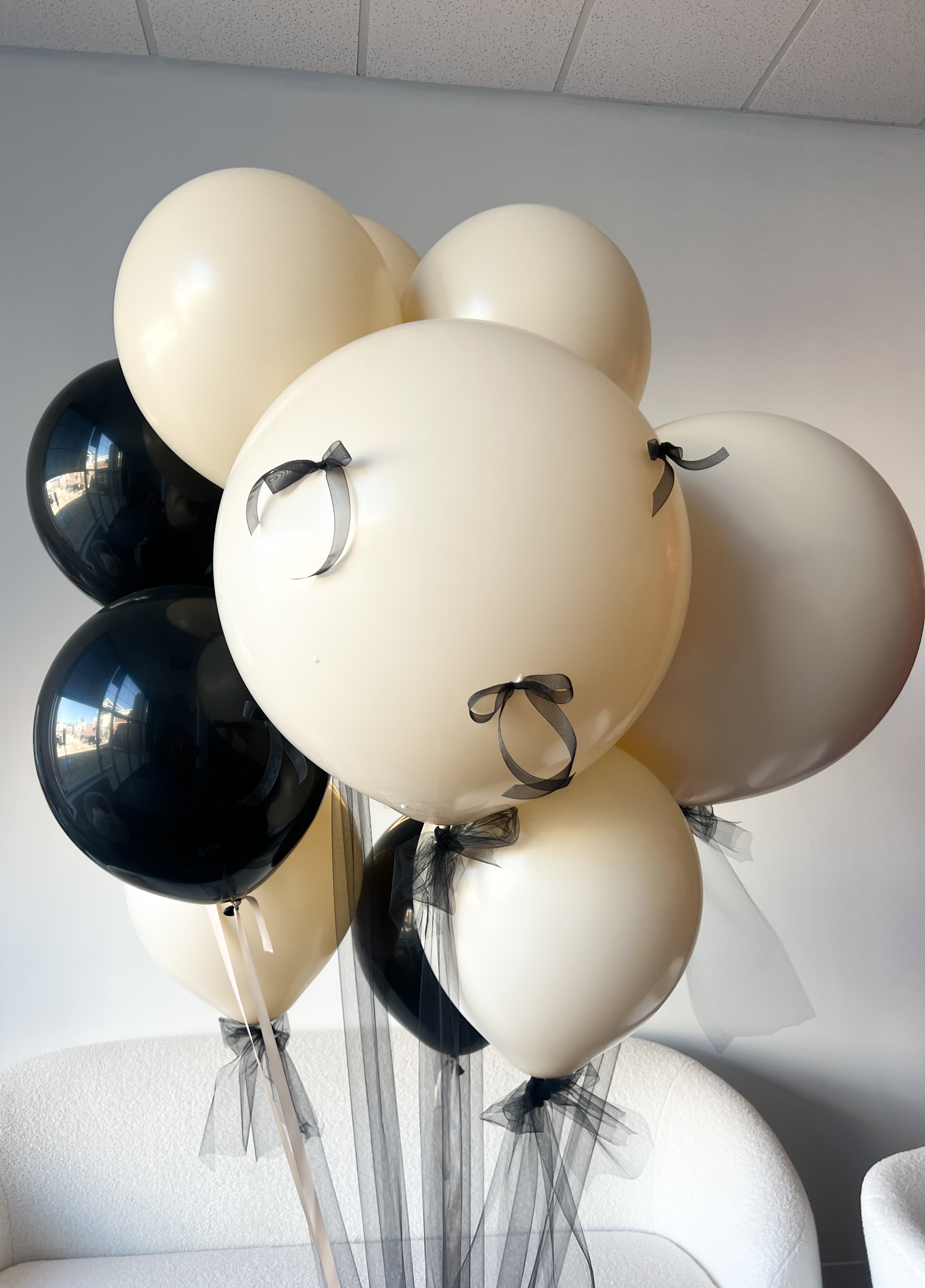 Bowtiful balloon set