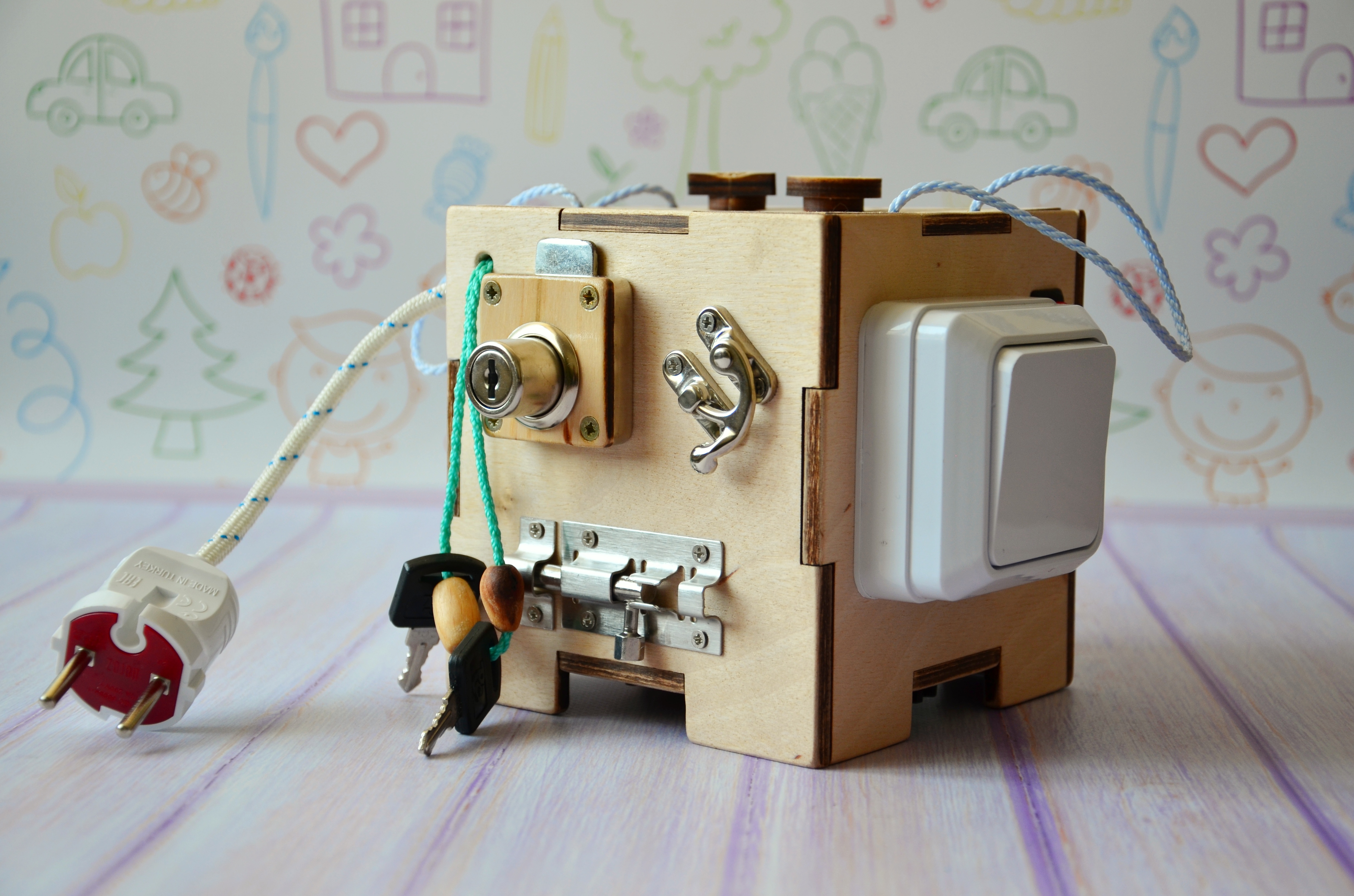 Бізікуб 12*12*12 см Mini Koloda Toys 1212ч