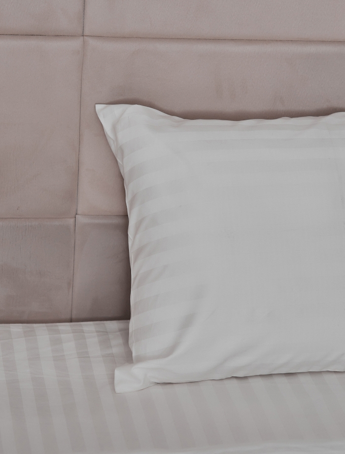 Pillow cover standard / without borders 