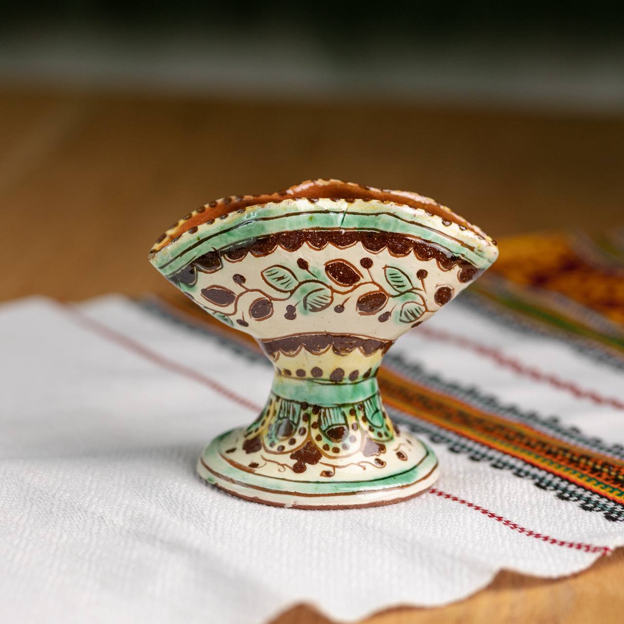 Керамічна серветниця