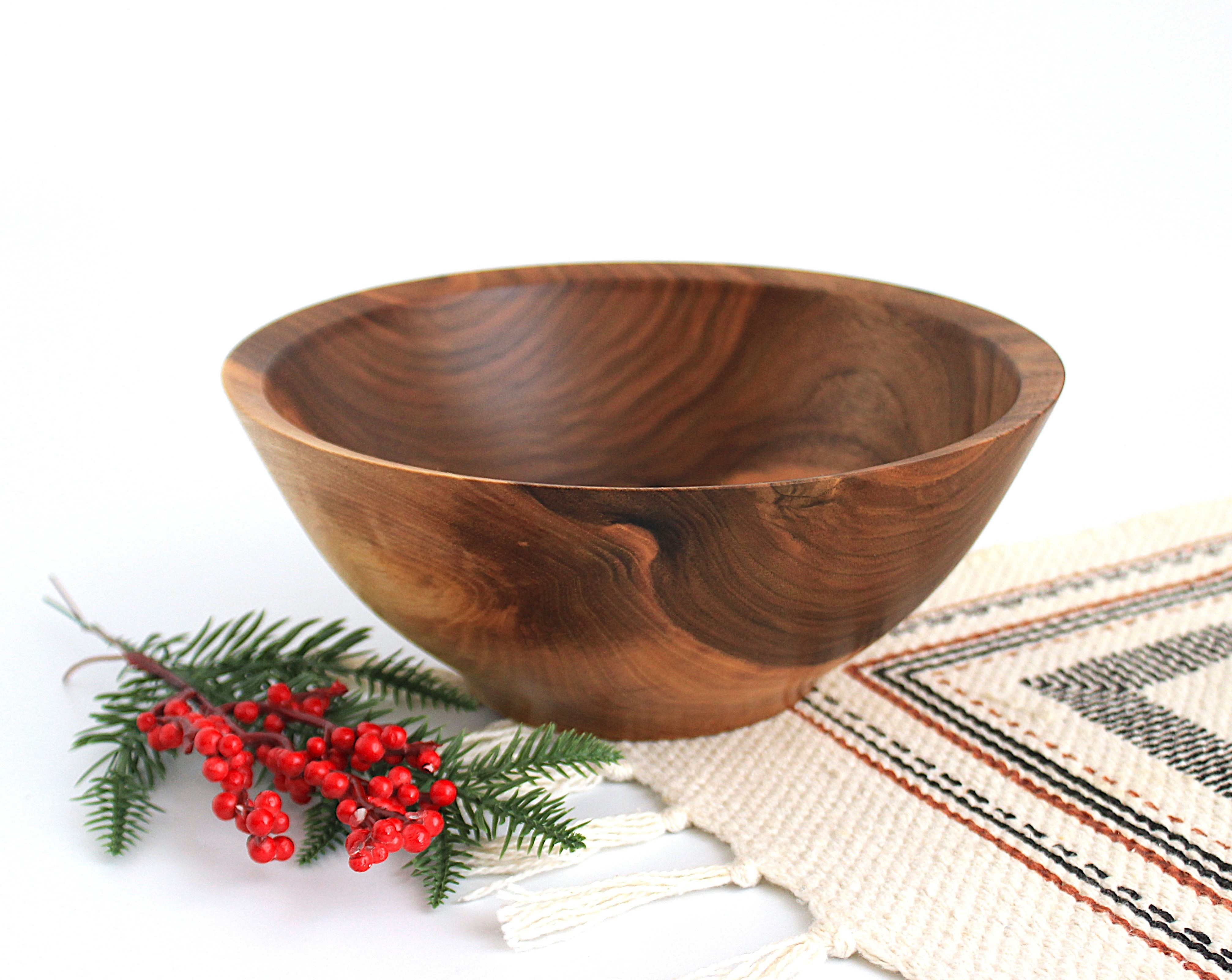 Салатник з горіха  ручної роботи