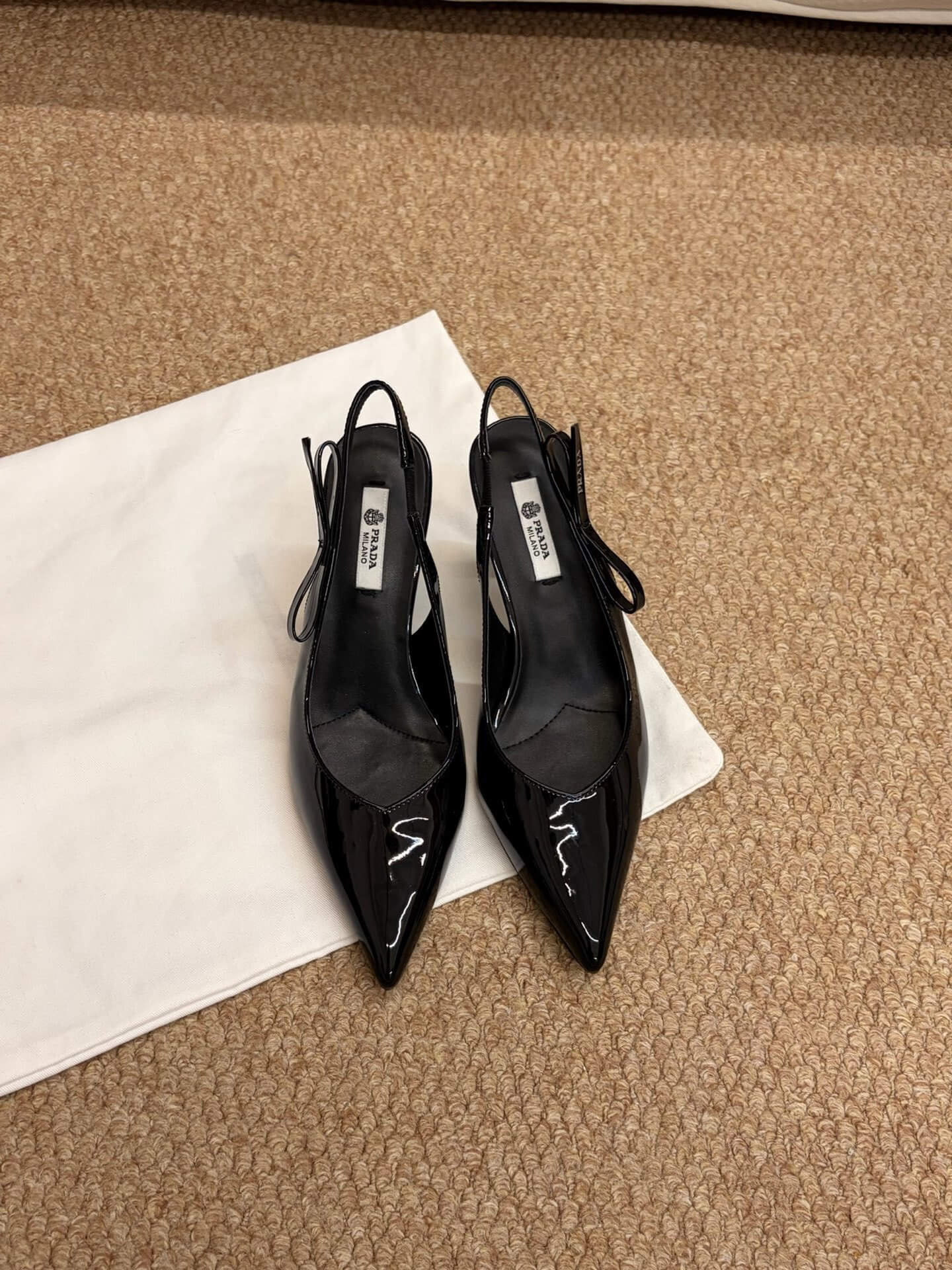 Prada босоніжки