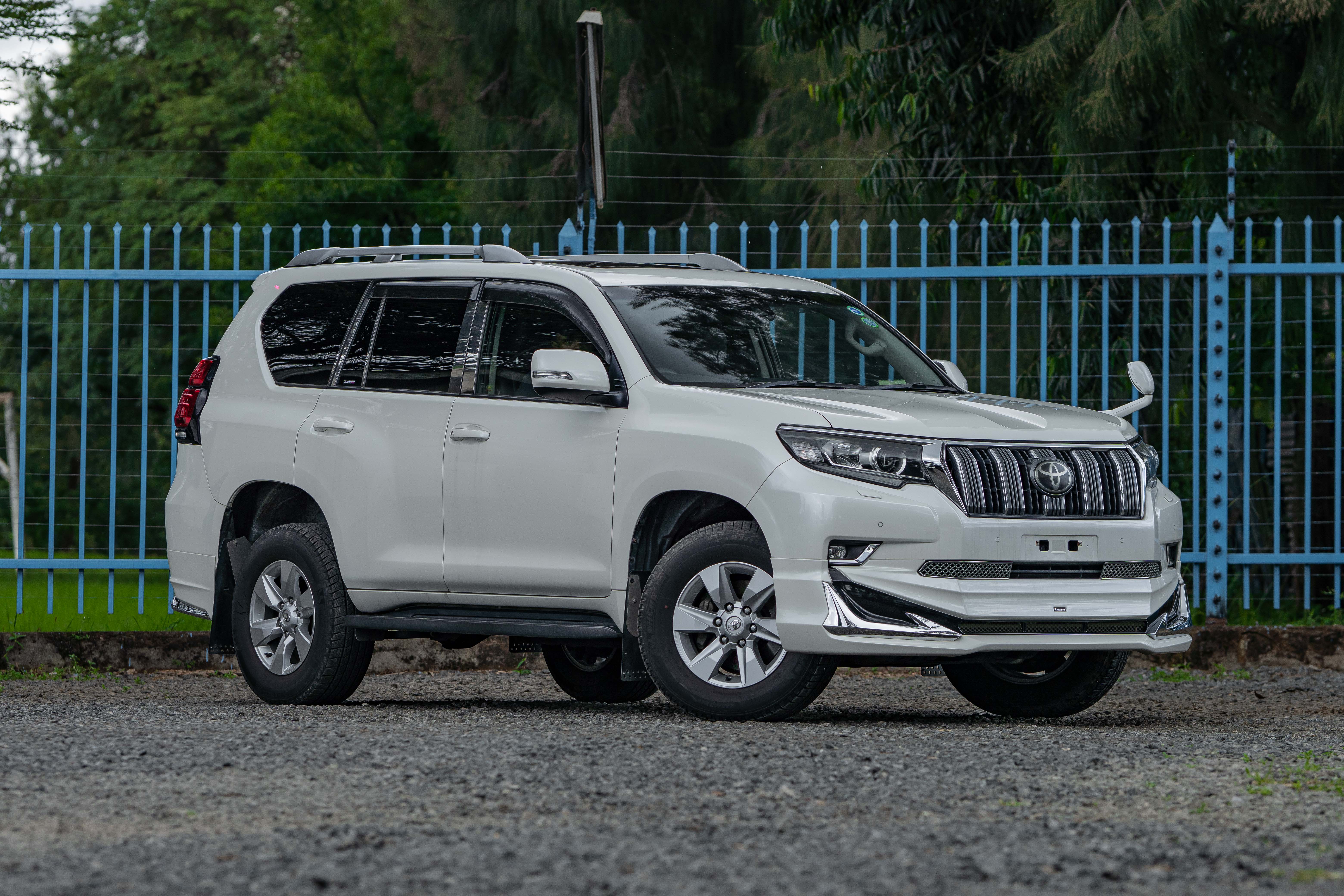 TOYOTA LANDCRUISER PRADO