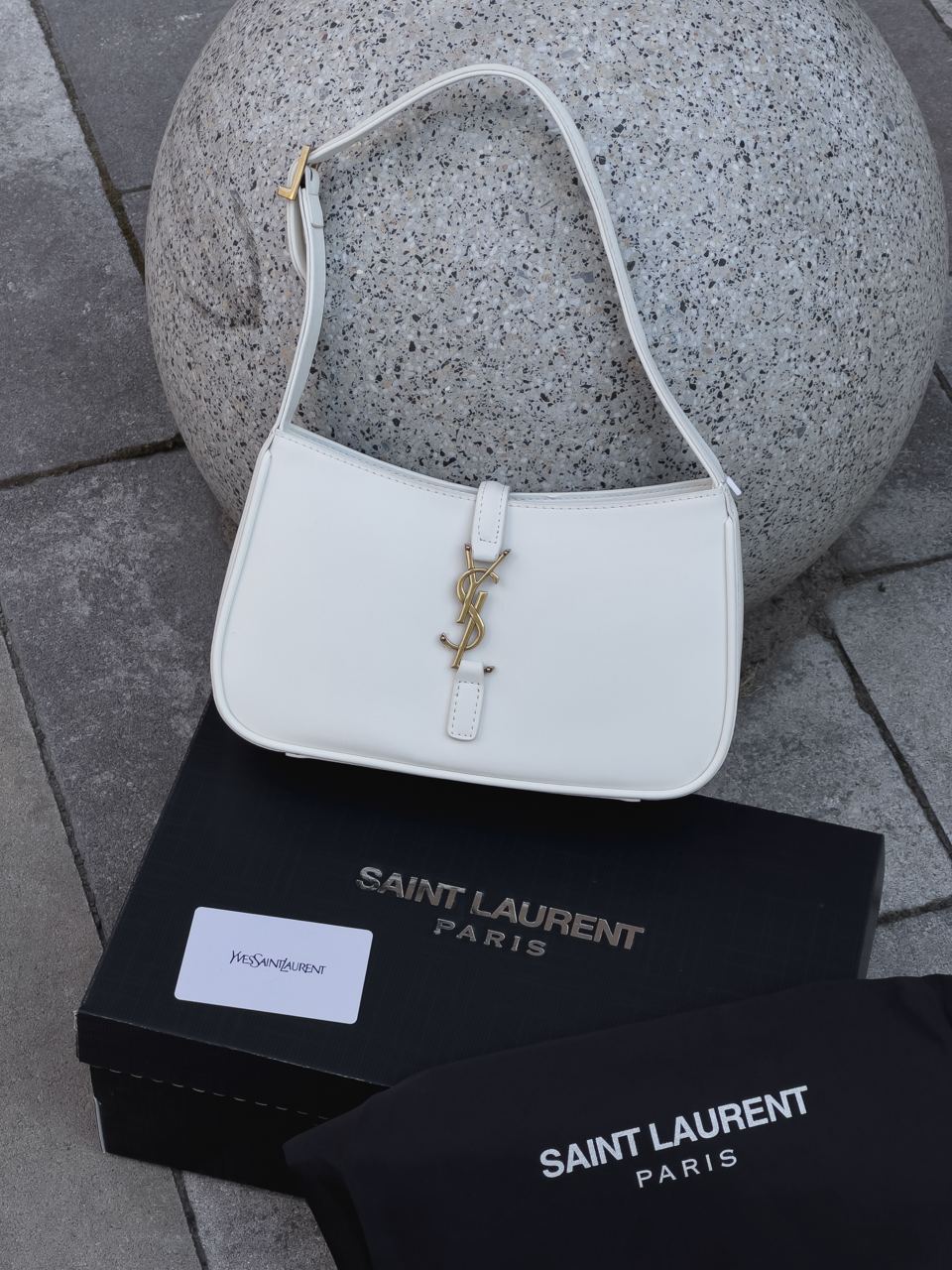 Yves Saint Laurent Hobo Le 5 a 7 Bag in Smooth Leather Cream