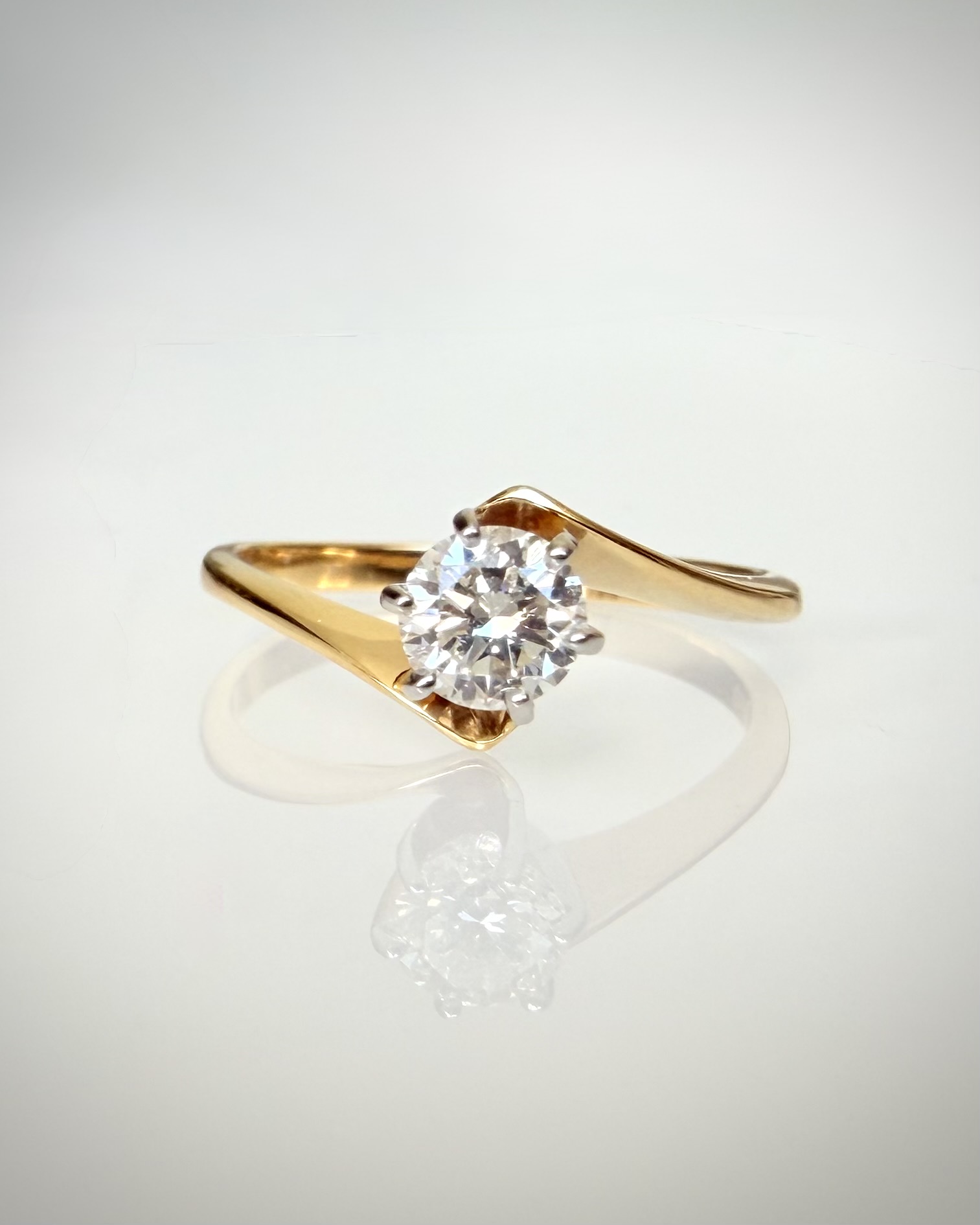 0,50 ct luonnontimanttisormus 18K kelta- ja valkokultaa