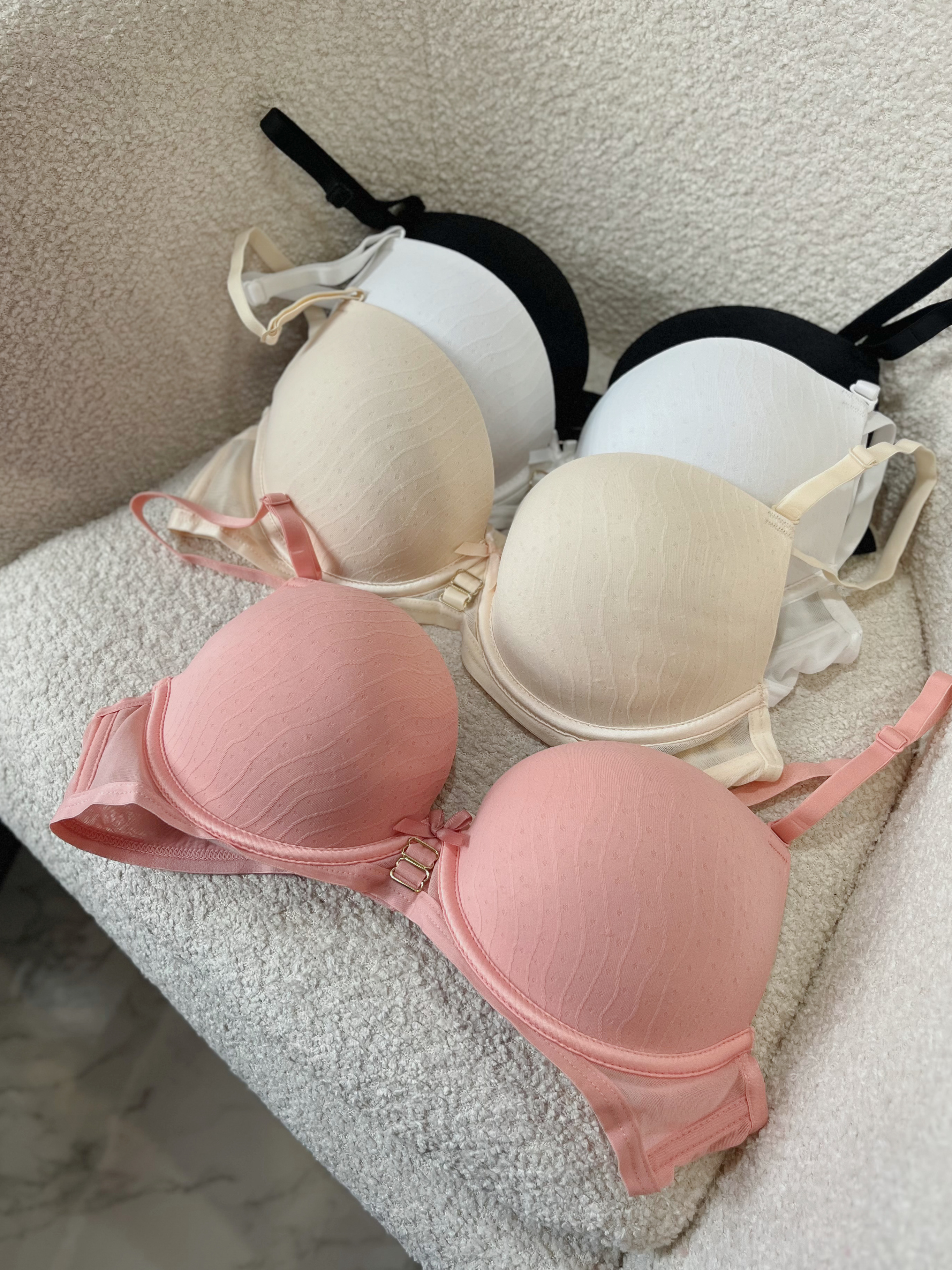 Бюст з пуш ап