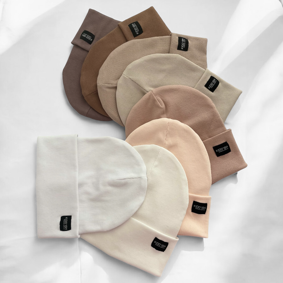 Шапка з підворотом - середній беж