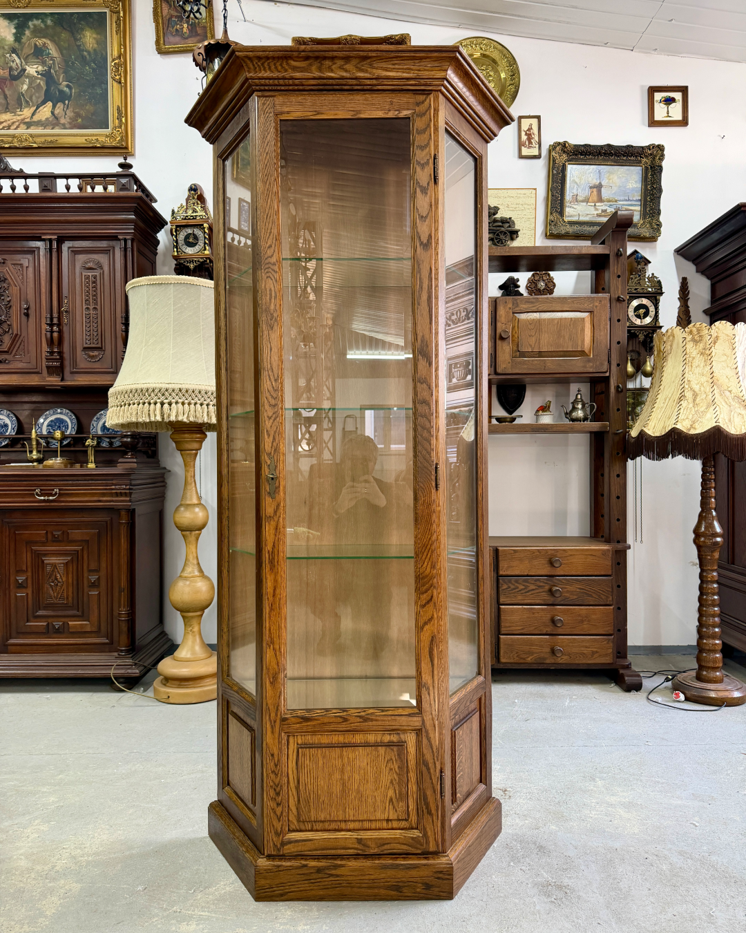 Класичний дубовий сервант