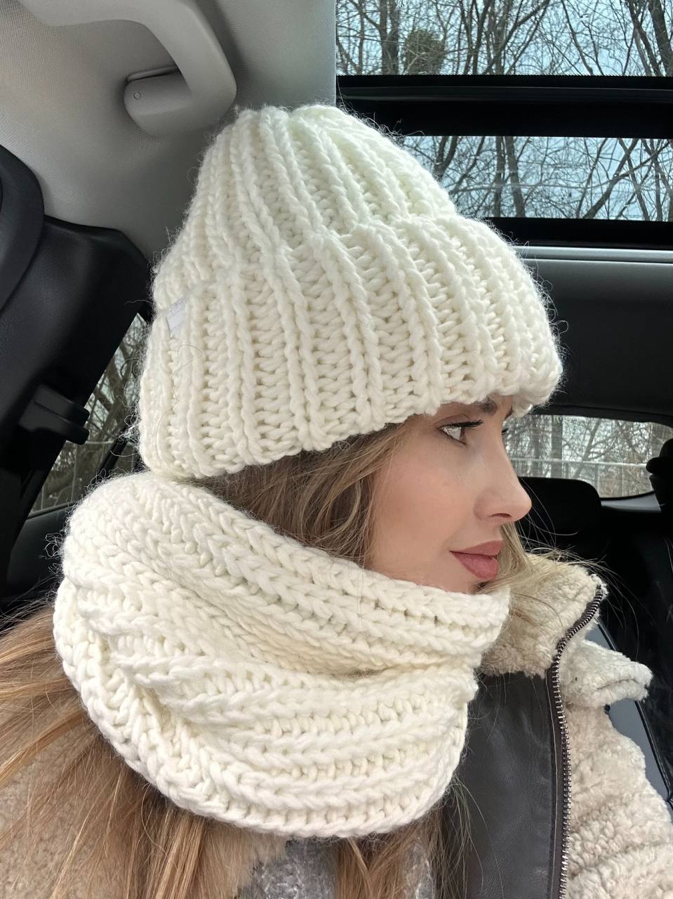 Комплект шапка на флісі та баф молочний