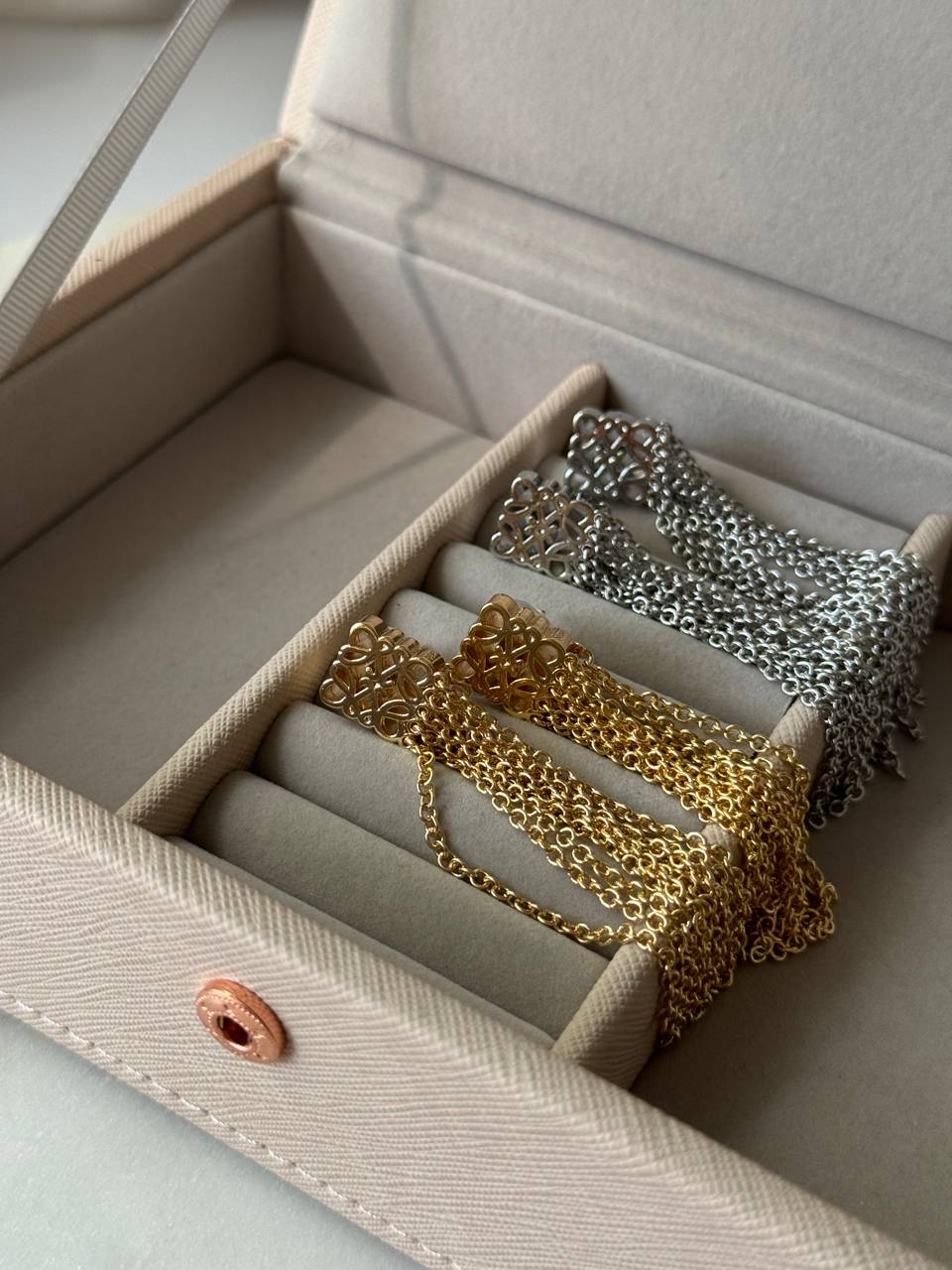 сережки Loewe