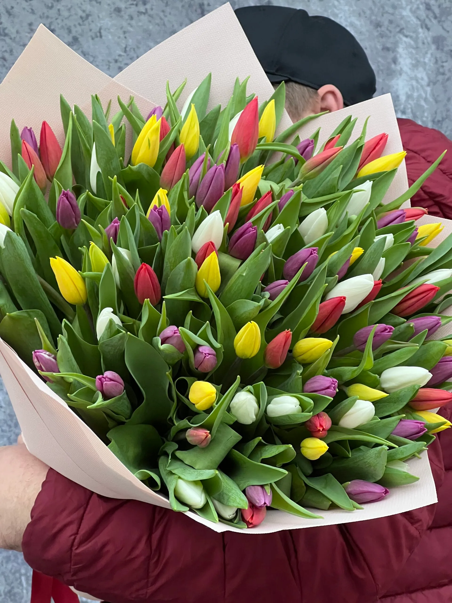 Букет з 101 різнокольорового тюльпана-copy